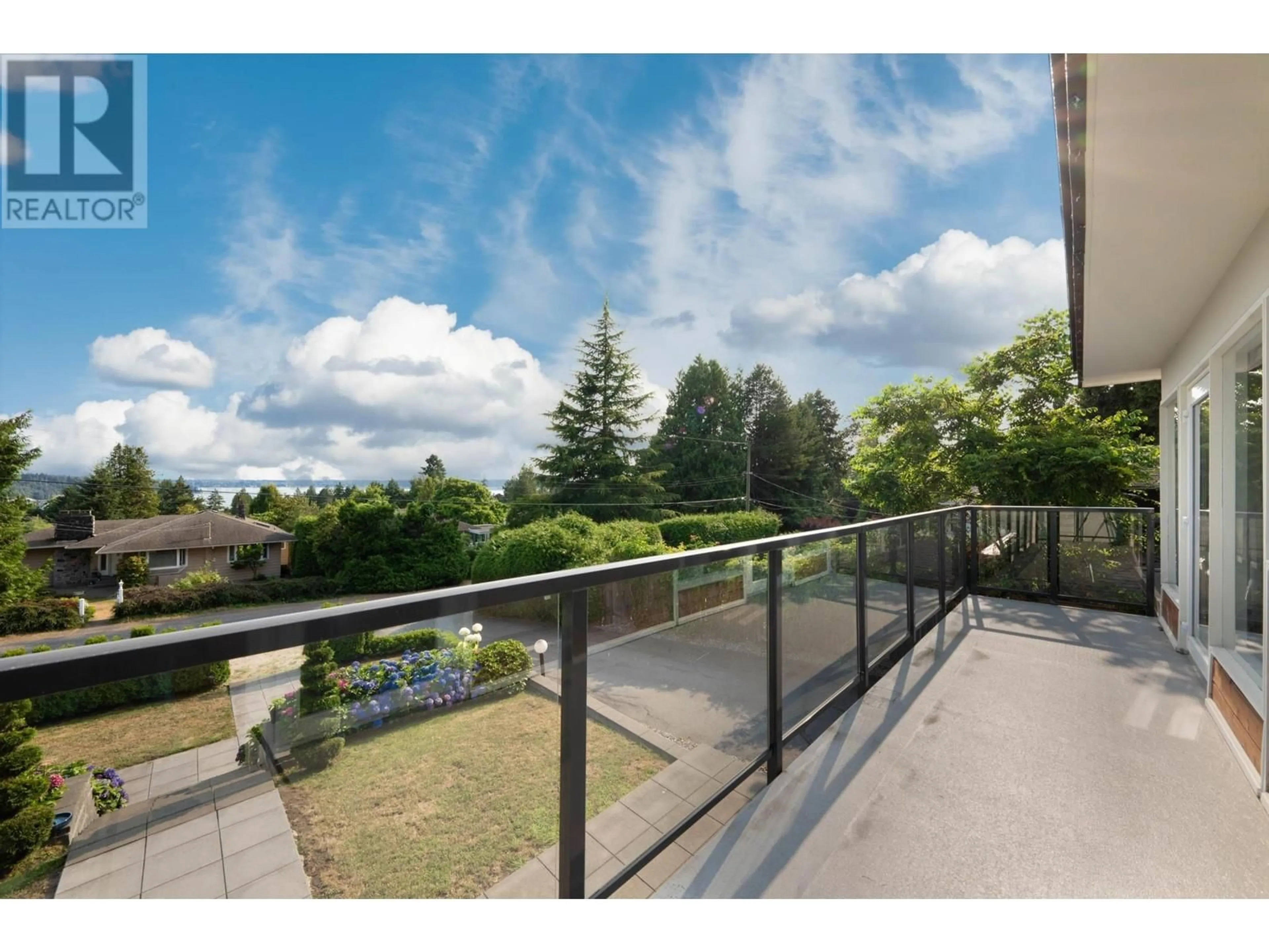 Patio, the fenced backyard for 1555 LAWSON AVENUE, West Vancouver British Columbia V7V2C8