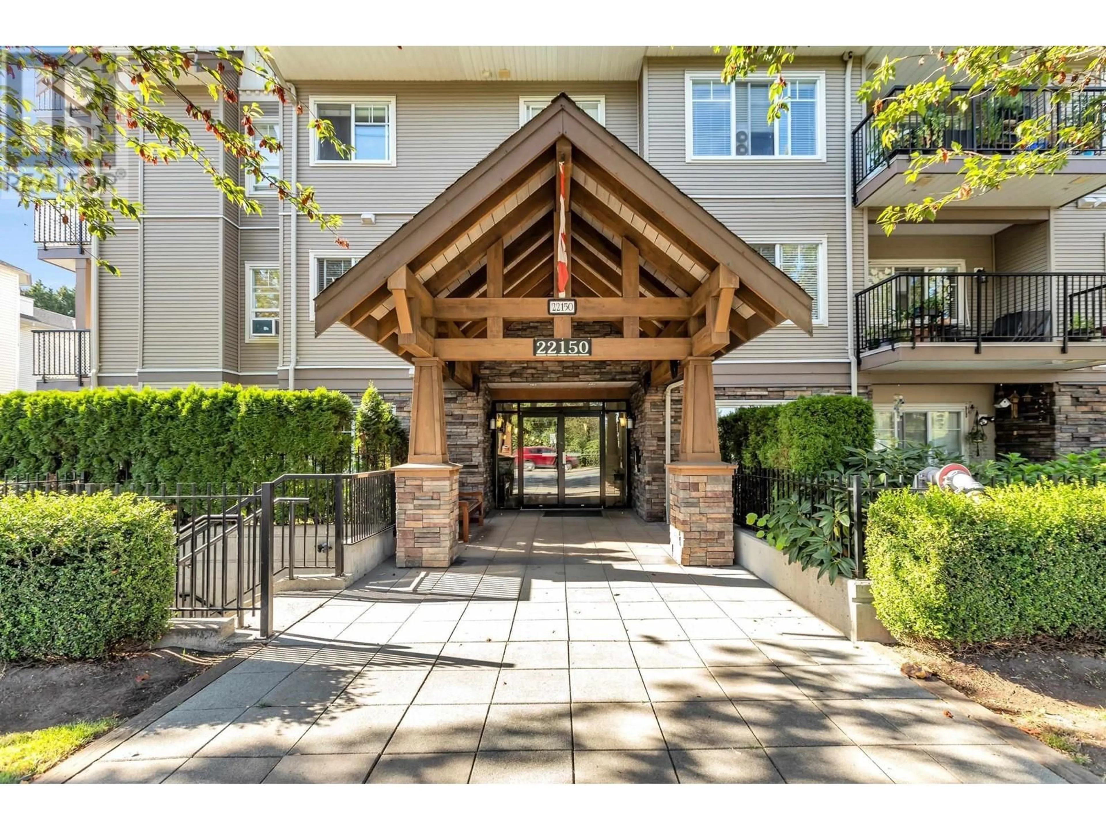 Indoor foyer for 115 22150 DEWDNEY TRUNK ROAD, Maple Ridge British Columbia V2X3H6