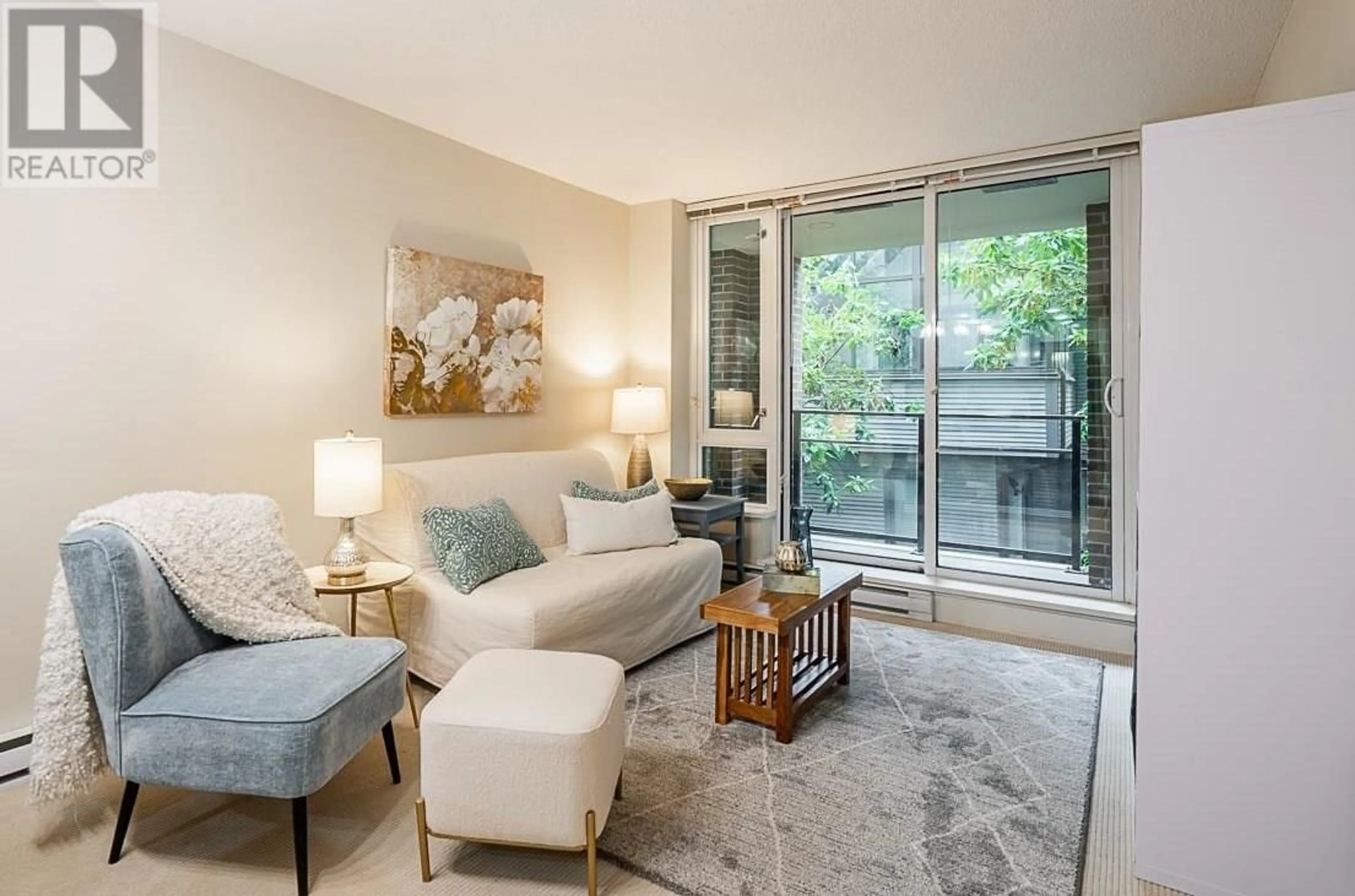 Living room, carpet floors for 202 1088 RICHARDS STREET, Vancouver British Columbia V6B0J8