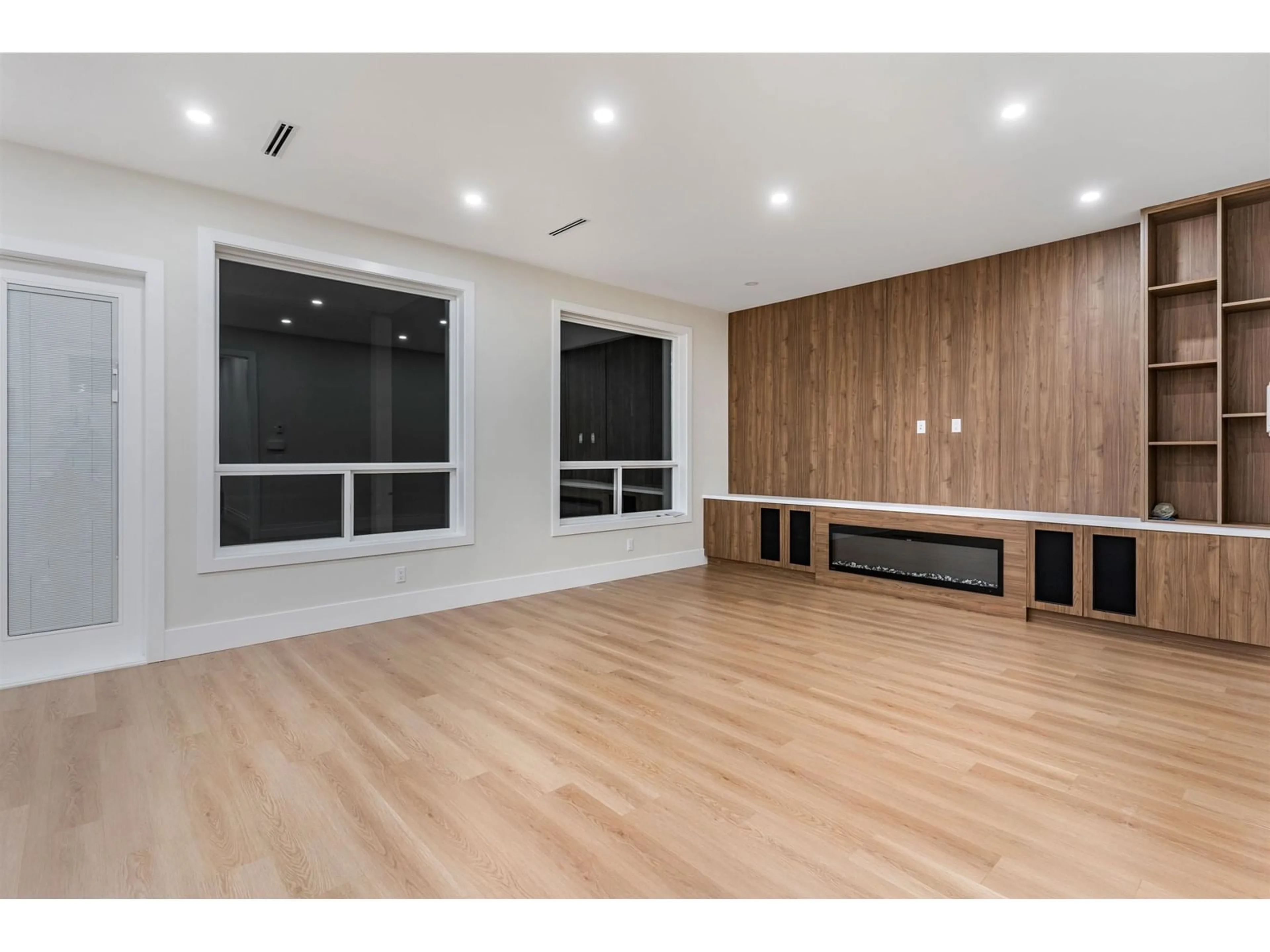 Other indoor space, wood floors for 20251 27 AVENUE, Langley British Columbia V2Z0B6