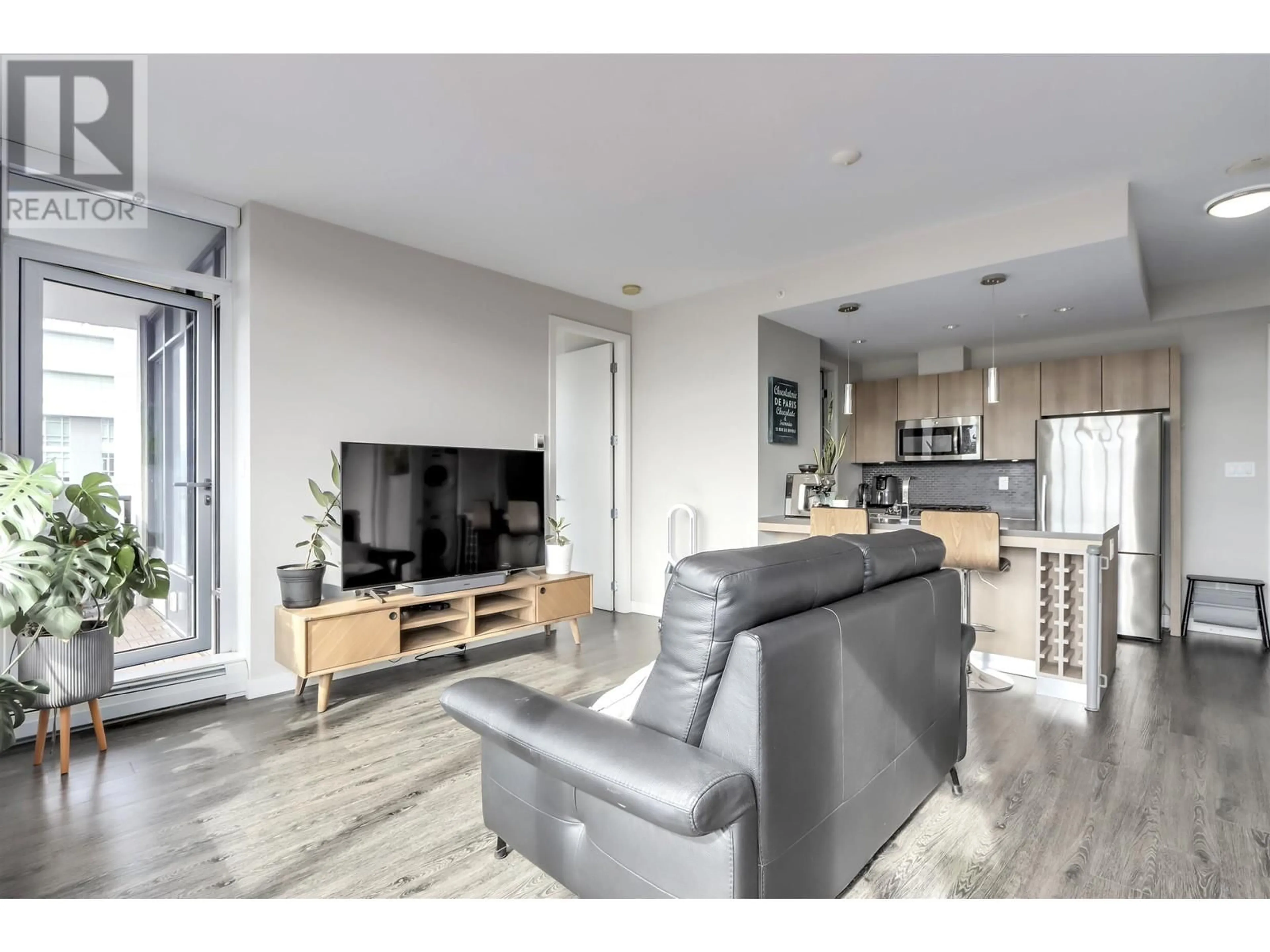 Living room, wood floors for 402 1788 ONTARIO STREET, Vancouver British Columbia V5T0G3