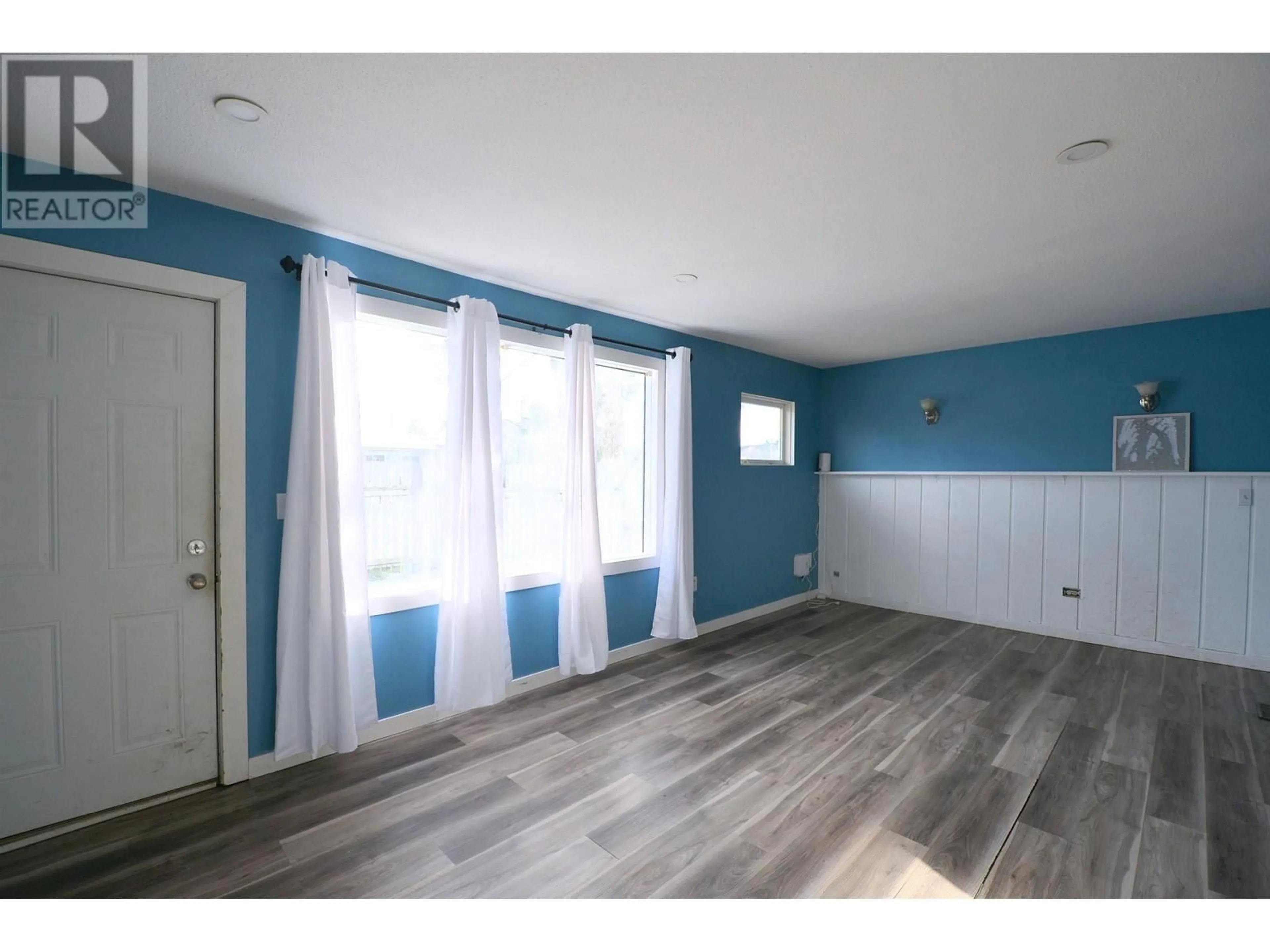 A pic of a room, wood floors for 2440 15TH AVENUE, Prince George British Columbia V2M1S6