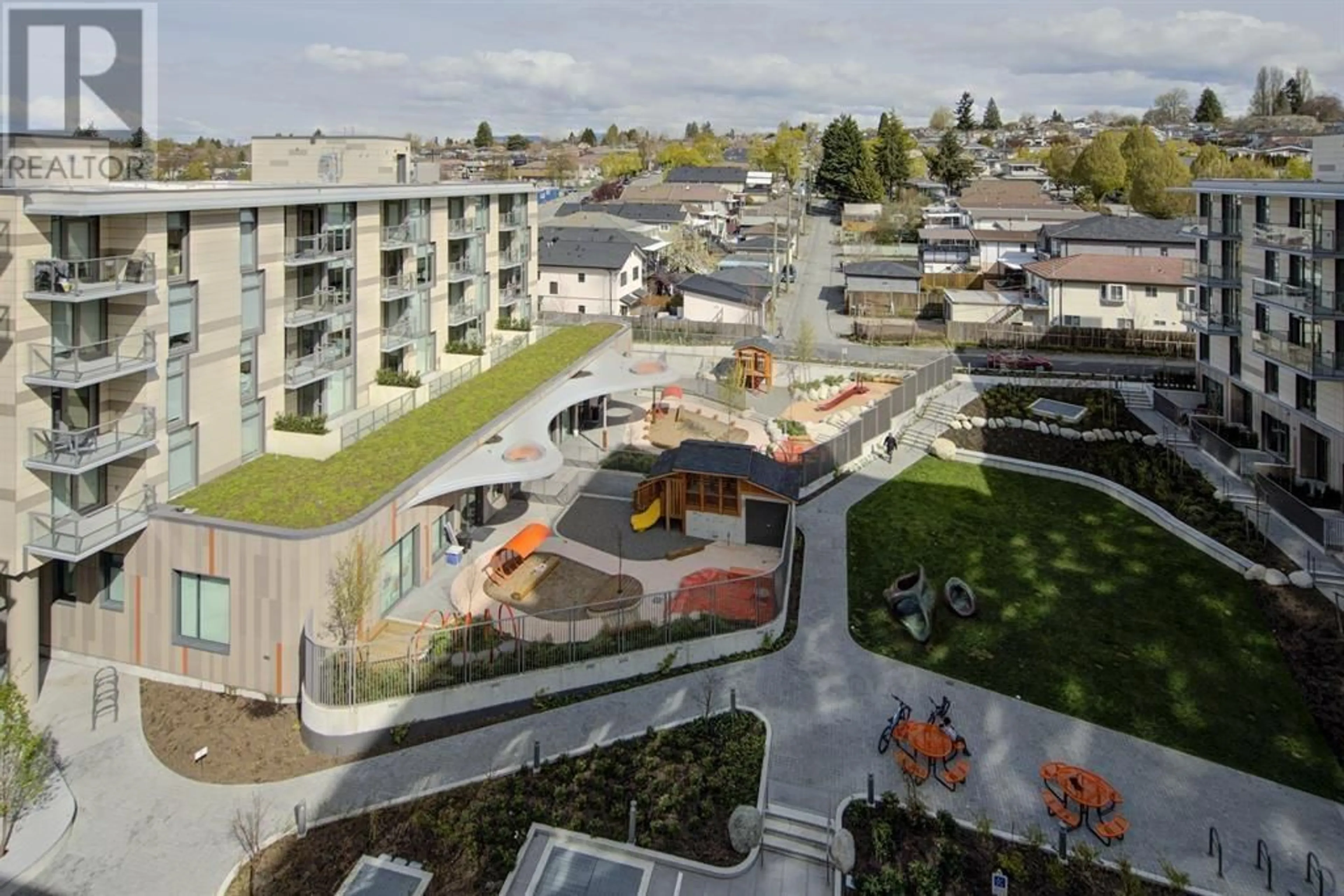 A pic from outside/outdoor area/front of a property/back of a property/a pic from drone, unknown for 210 - 8138 FRASER STREET, Vancouver British Columbia V5X0J8