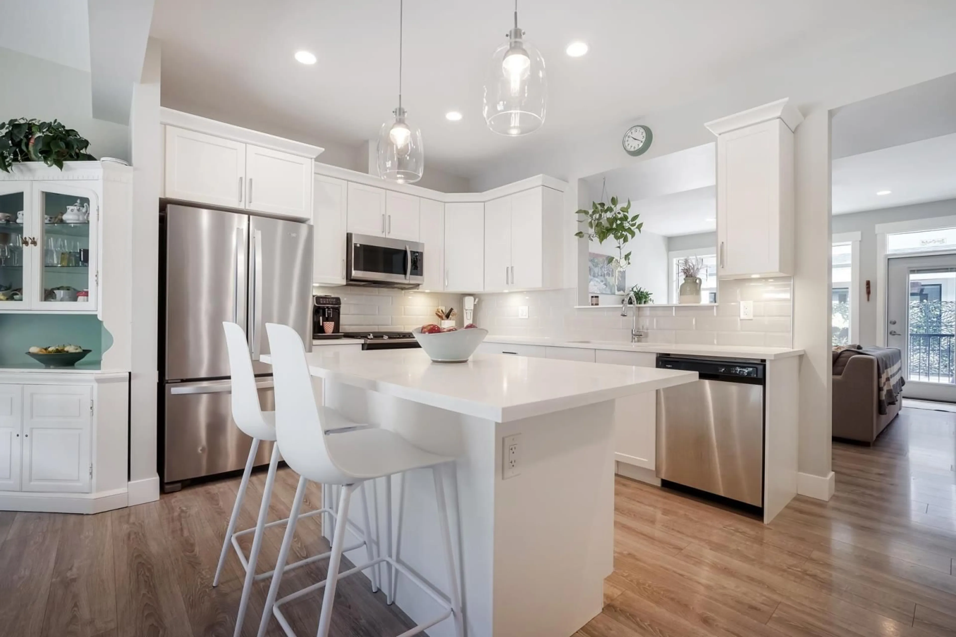 Open concept kitchen for 33 386 PINE AVENUE, Harrison Hot Springs British Columbia V0M1K0