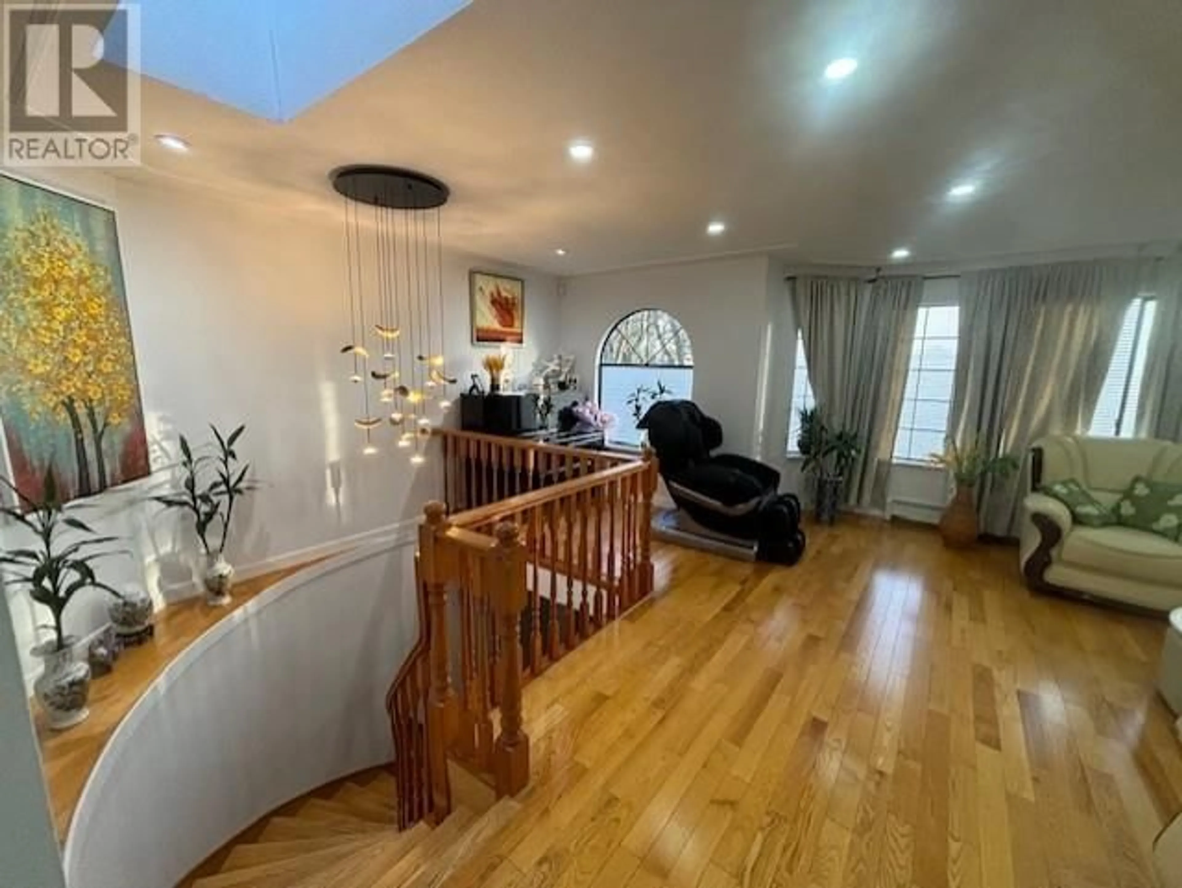 Indoor foyer, wood floors for 3609 TURNER STREET, Vancouver British Columbia V5K2J2