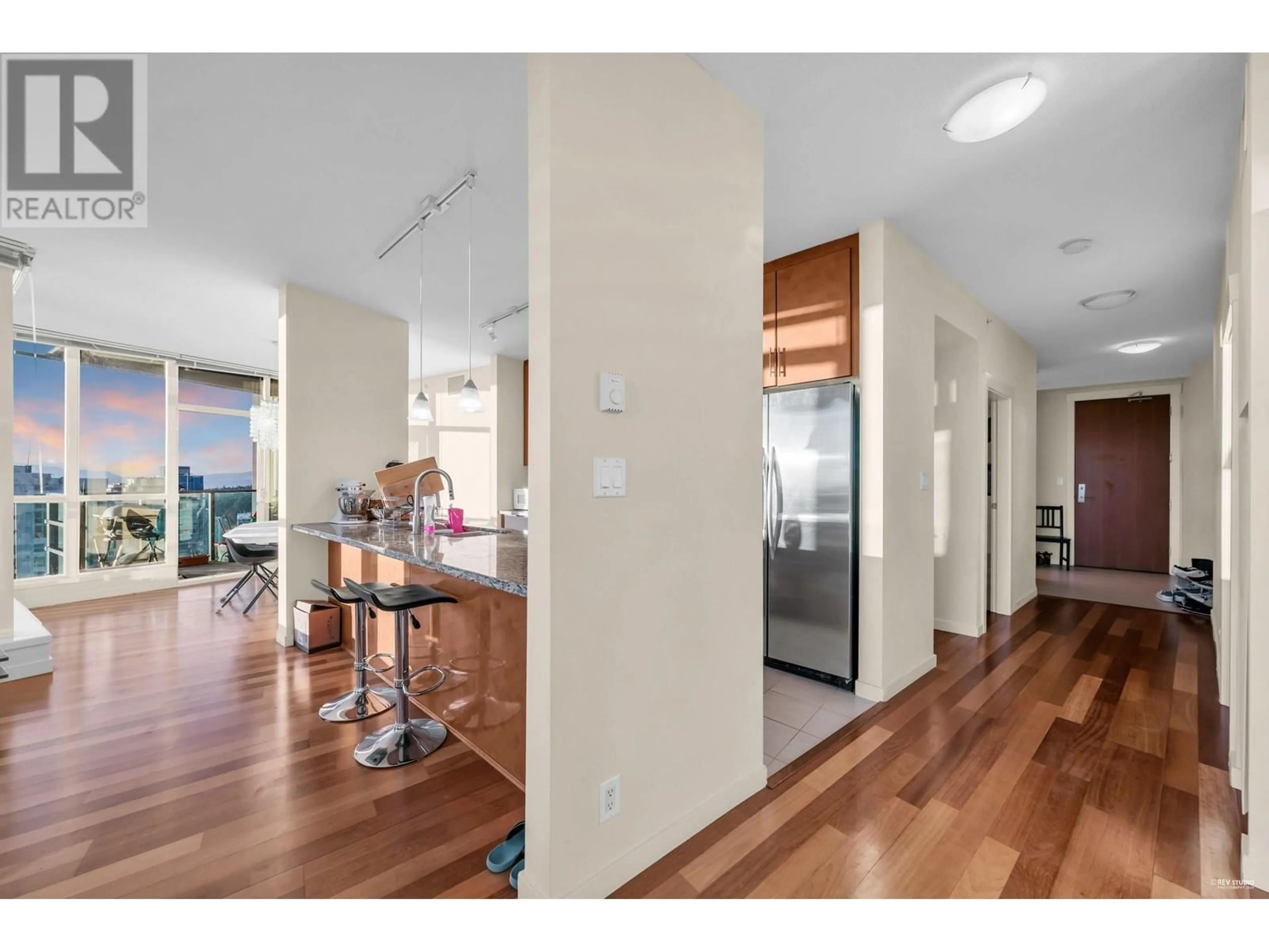 Unknown for 3404 - 1189 MELVILLE STREET, Vancouver British Columbia V6E4T8