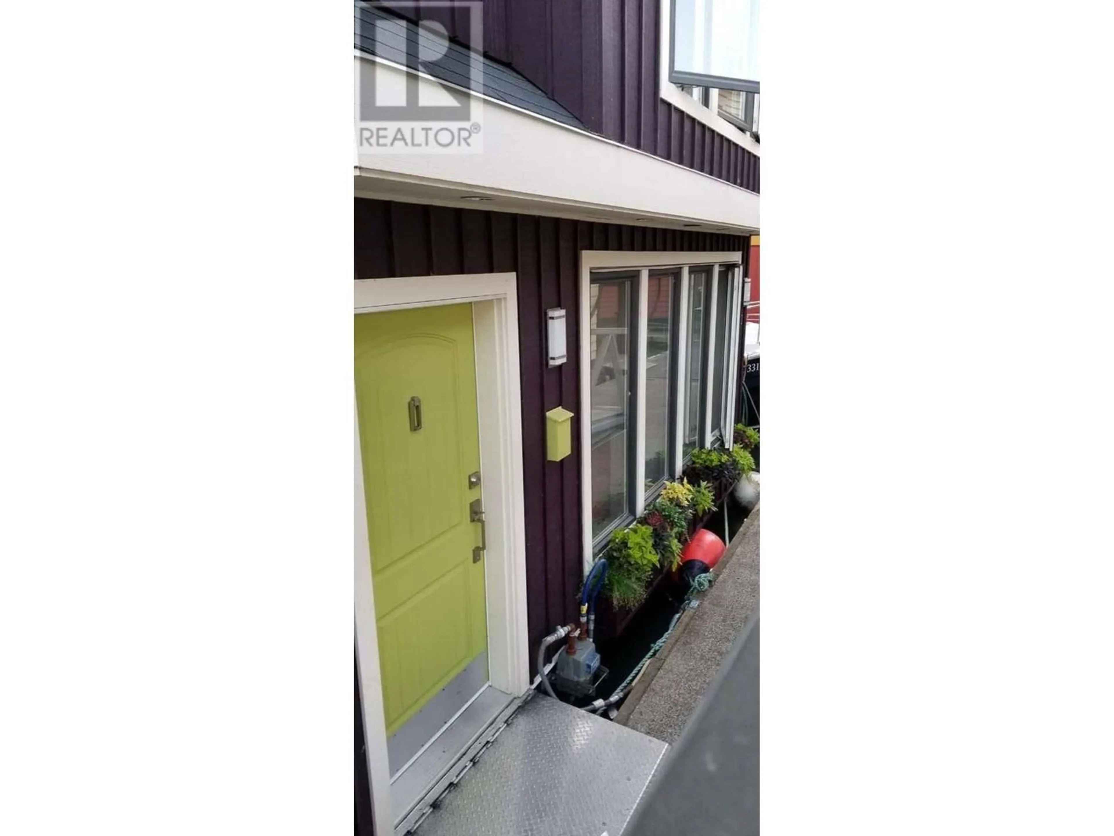 Indoor entryway for 1 - 3473 RIVER ROAD, Delta British Columbia V4K5E9