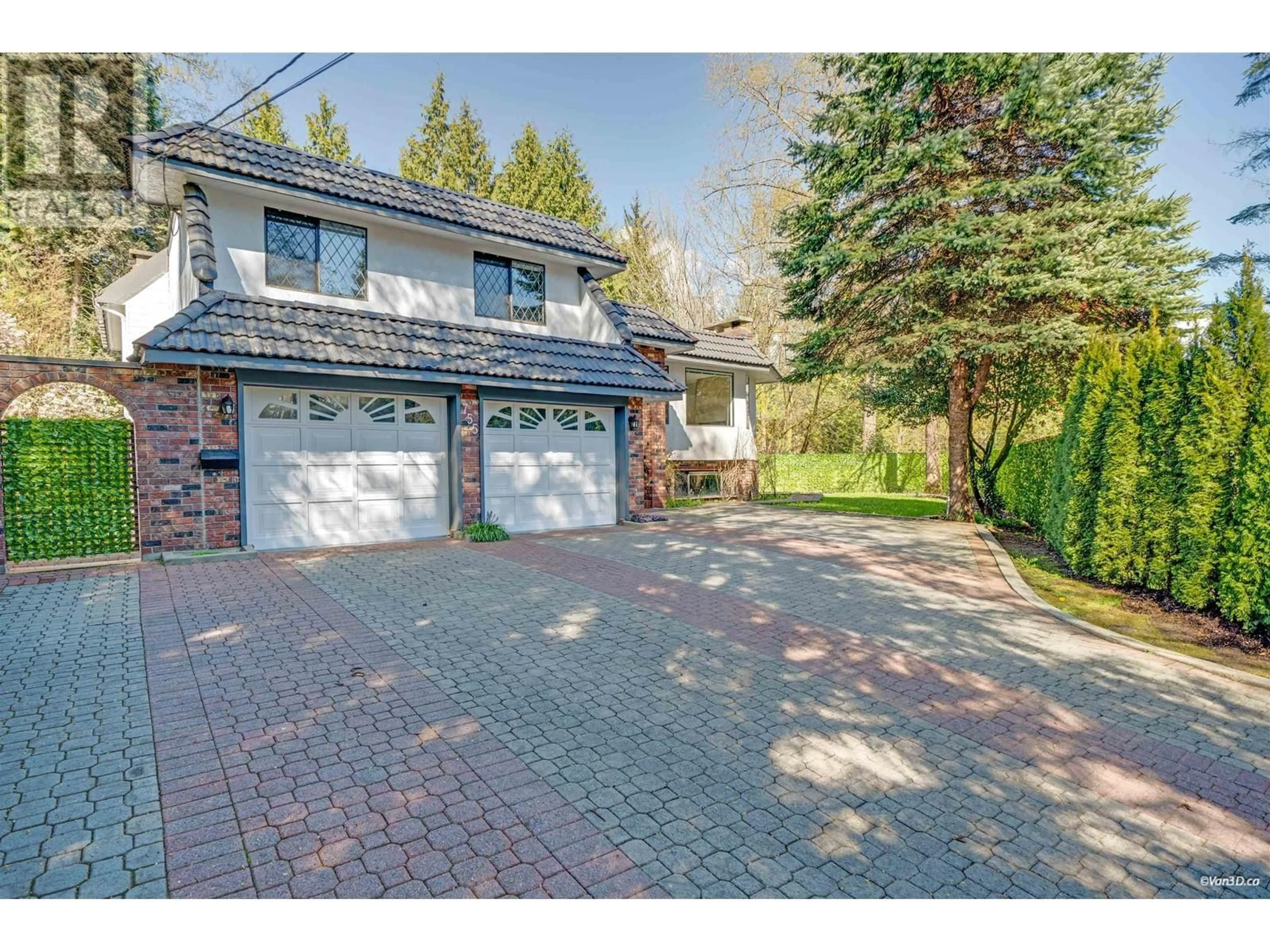 Frontside or backside of a home, the street view for 755 WESTCOT ROAD, West Vancouver British Columbia V7S1N8