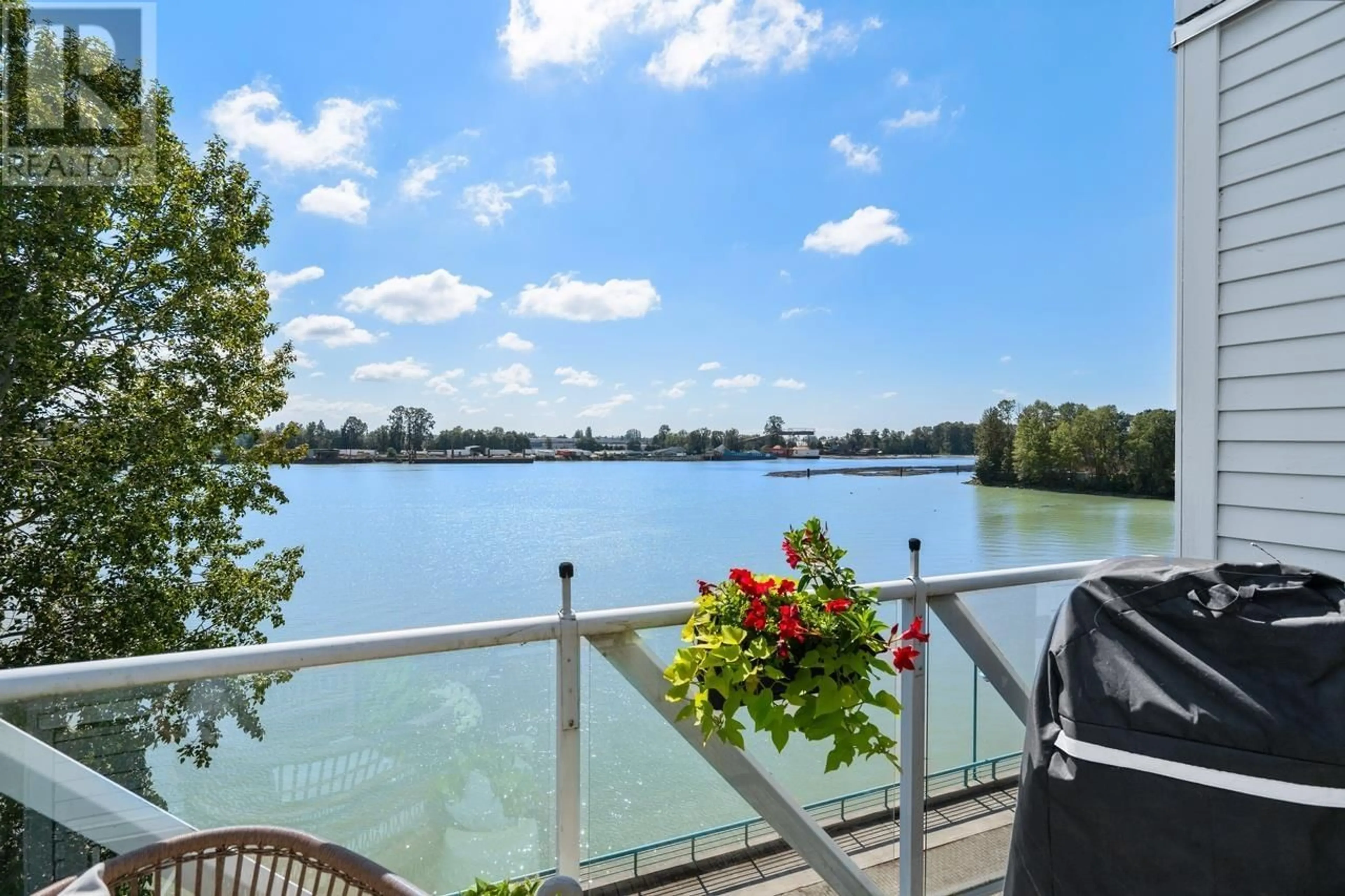 Balcony in the apartment, the view of lake or river for 411 2020 SE KENT AVENUE, Vancouver British Columbia V5P4X1