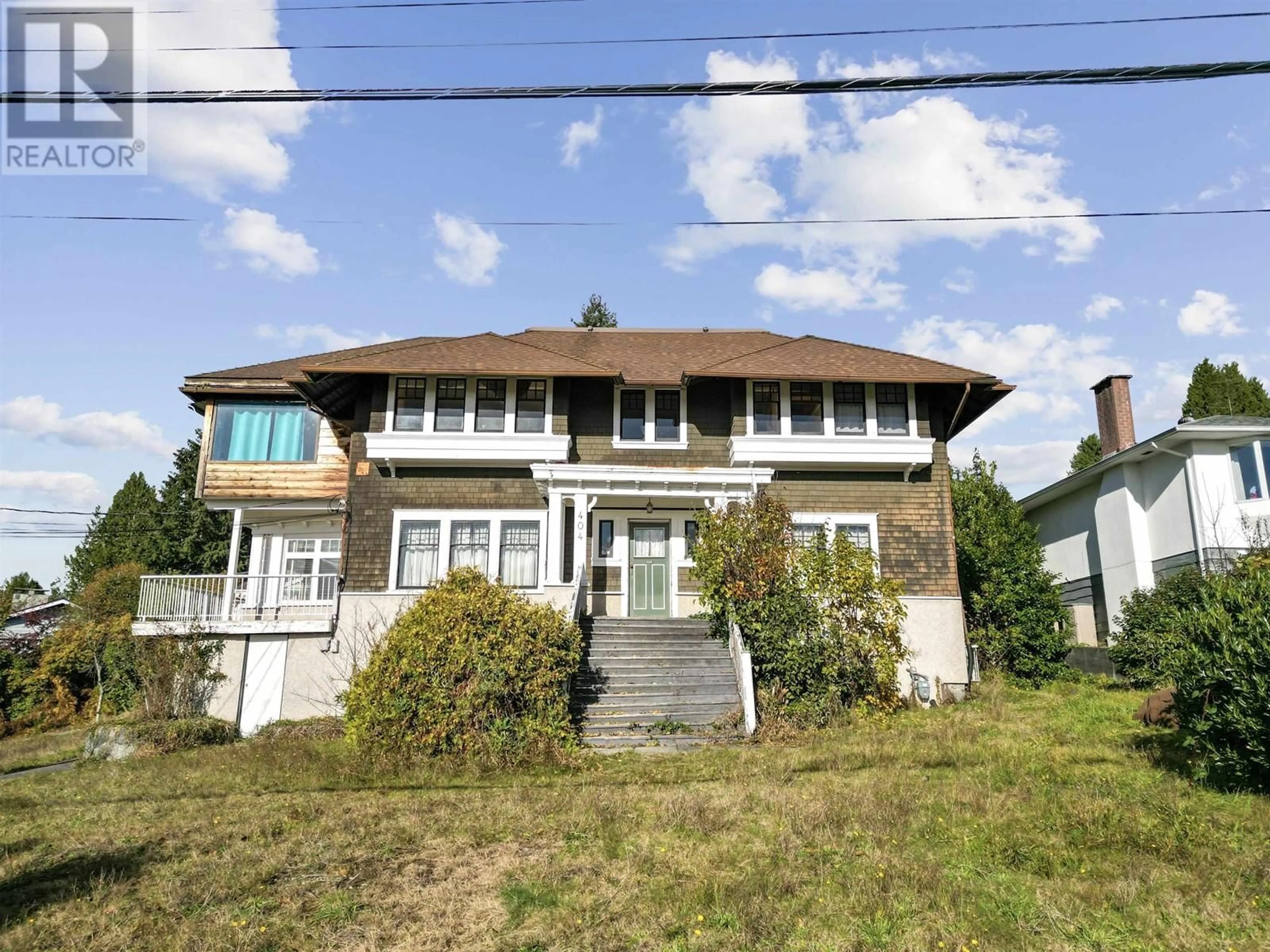 Frontside or backside of a home, the front or back of building for 404 SOMERSET STREET, North Vancouver British Columbia V7N1G3