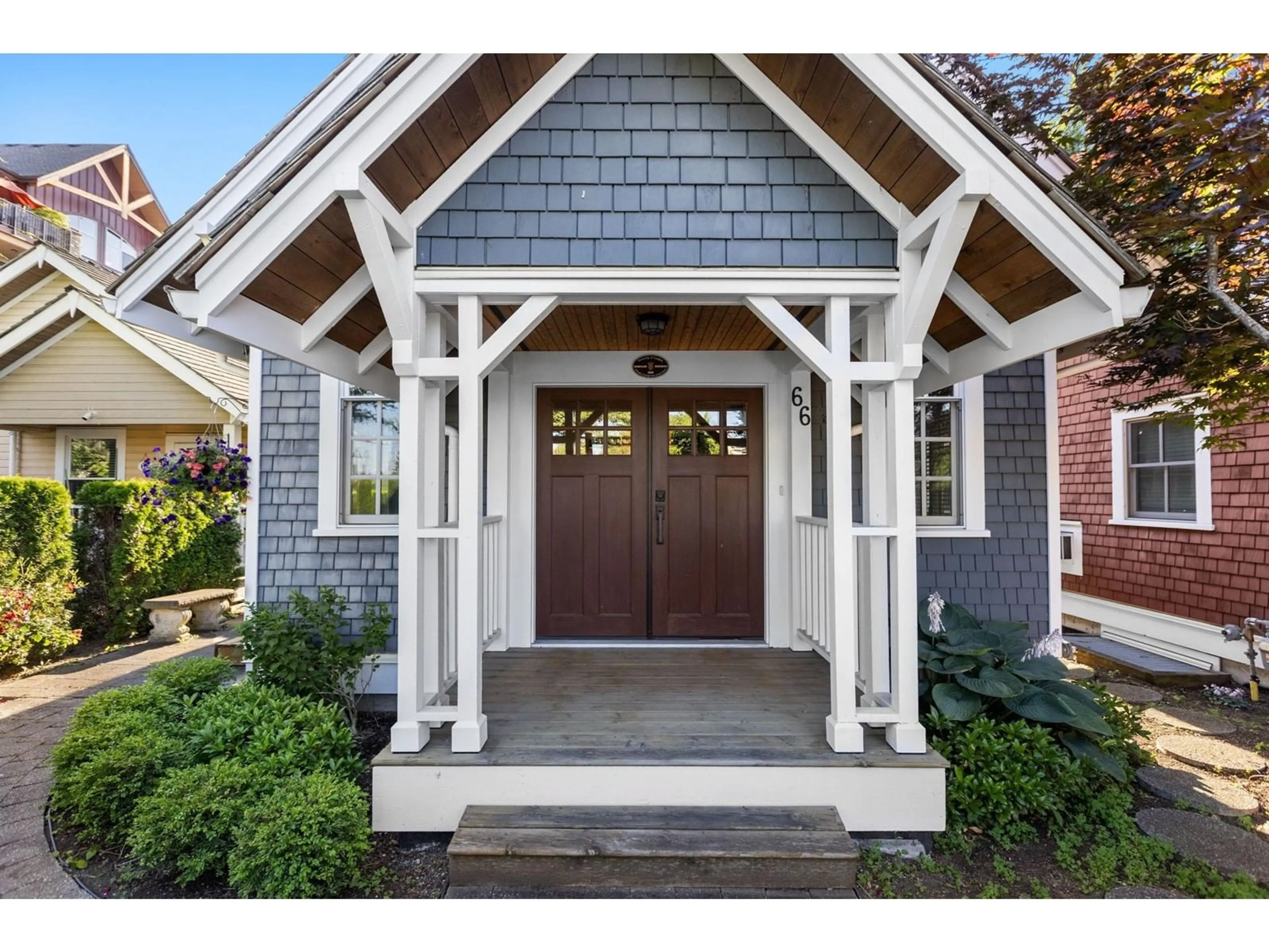 Indoor entryway, wood floors for 66 20738 84 AVENUE, Langley British Columbia V2Y0J6