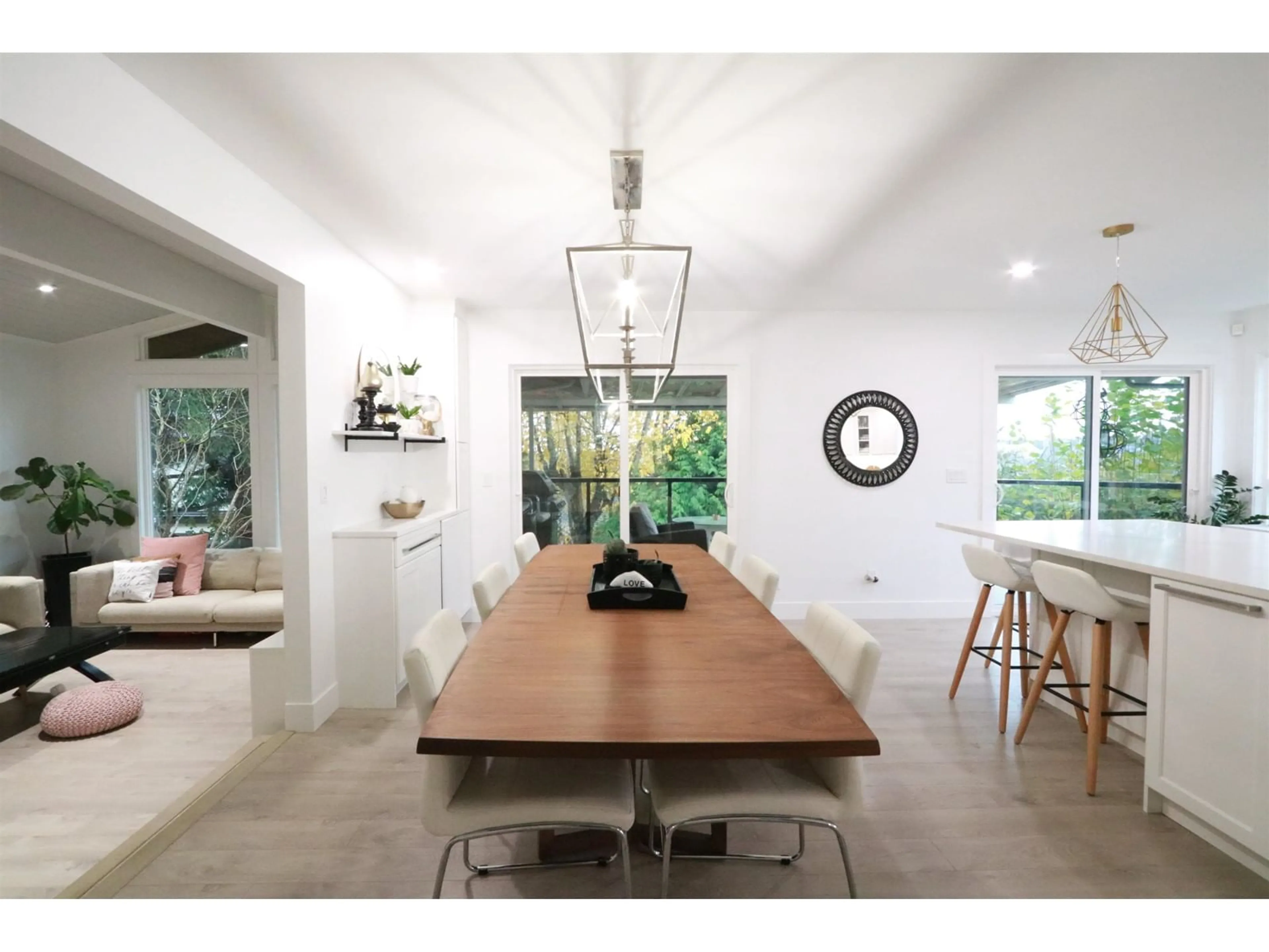 Dining room, wood floors, cottage for 10501 125B STREET, Surrey British Columbia V3V5A8