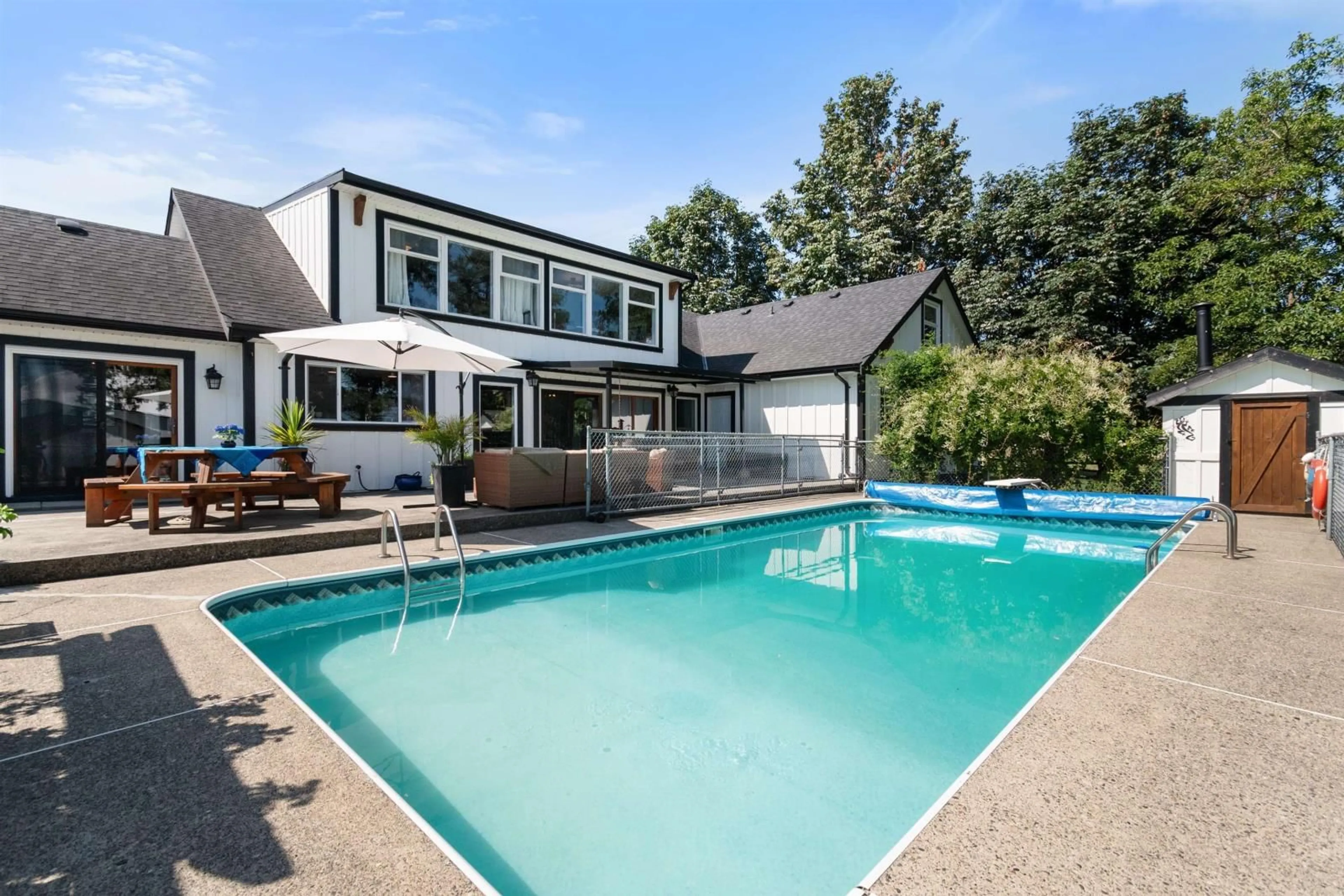 Indoor or outdoor pool for 50529 CHILLIWACK CENTRAL ROAD, Chilliwack British Columbia V0X1X2