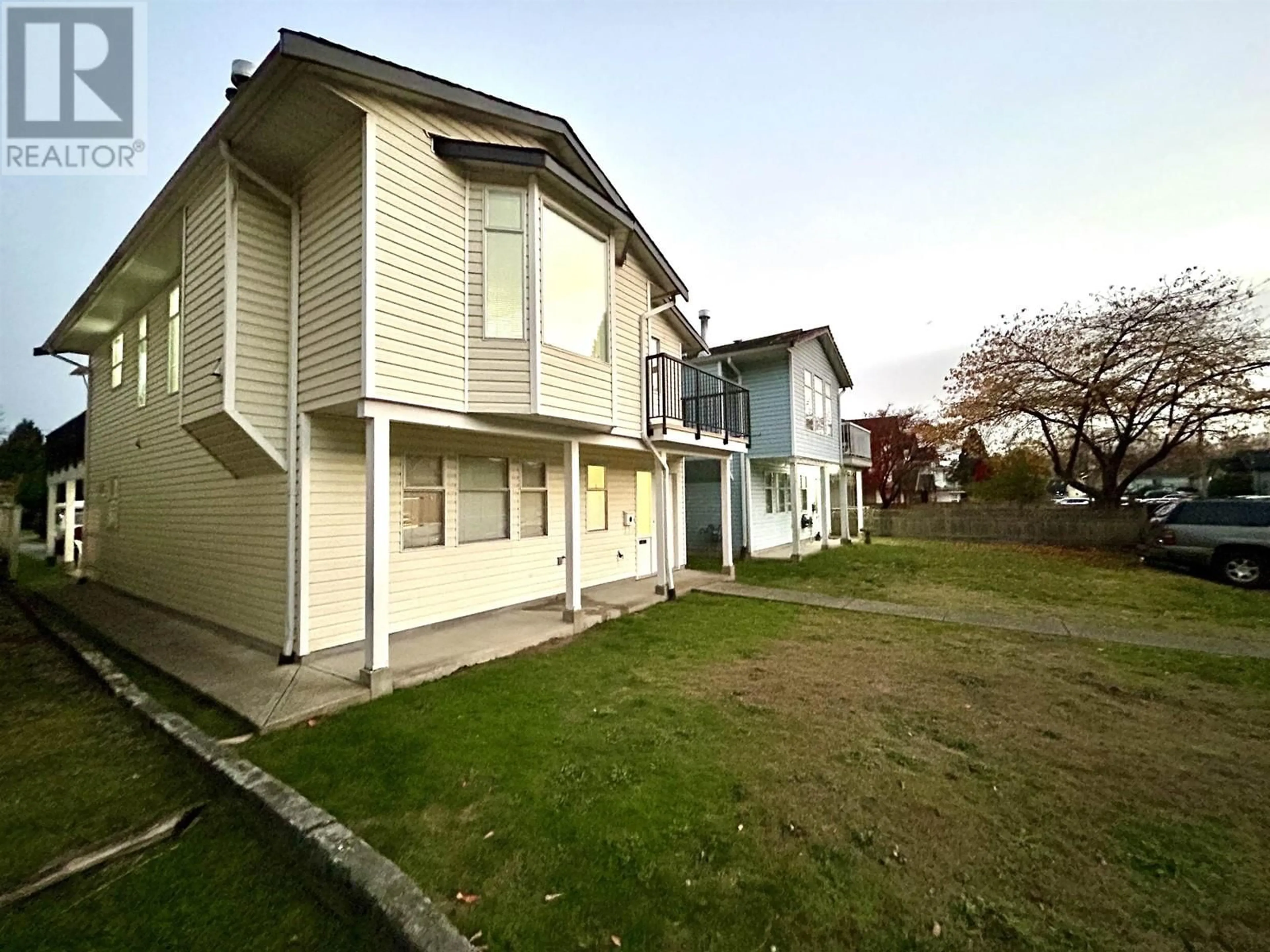 Frontside or backside of a home, the street view for 3182 JERVIS STREET, Port Coquitlam British Columbia V3C3H7