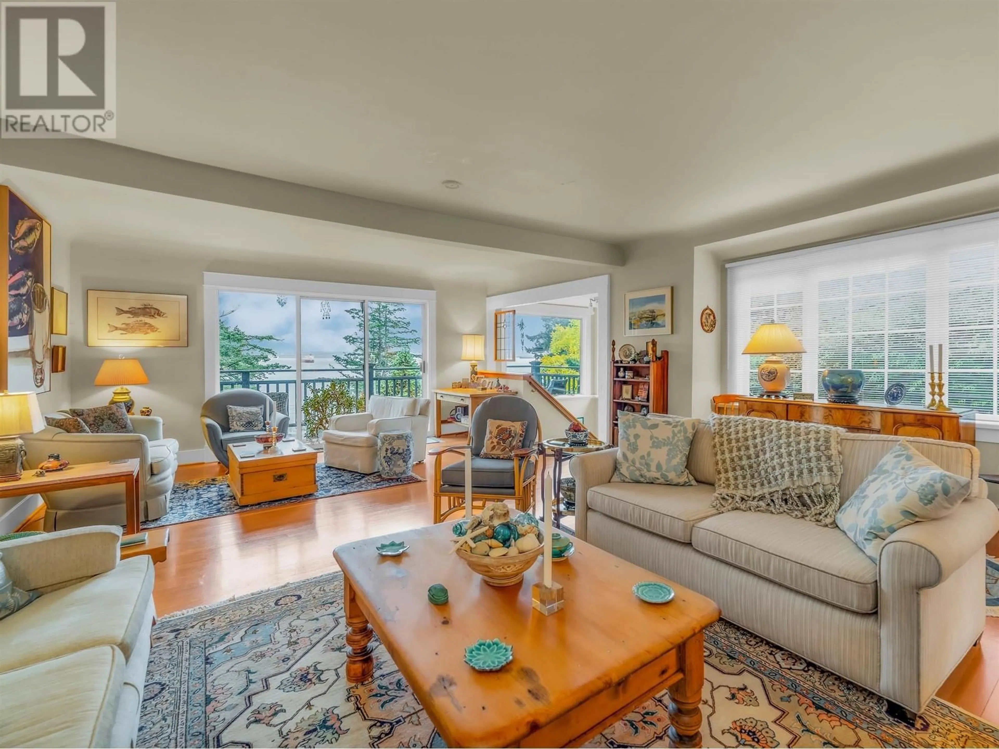 Living room, wood floors for 4735 PILOT HOUSE ROAD, West Vancouver British Columbia V7W1J2