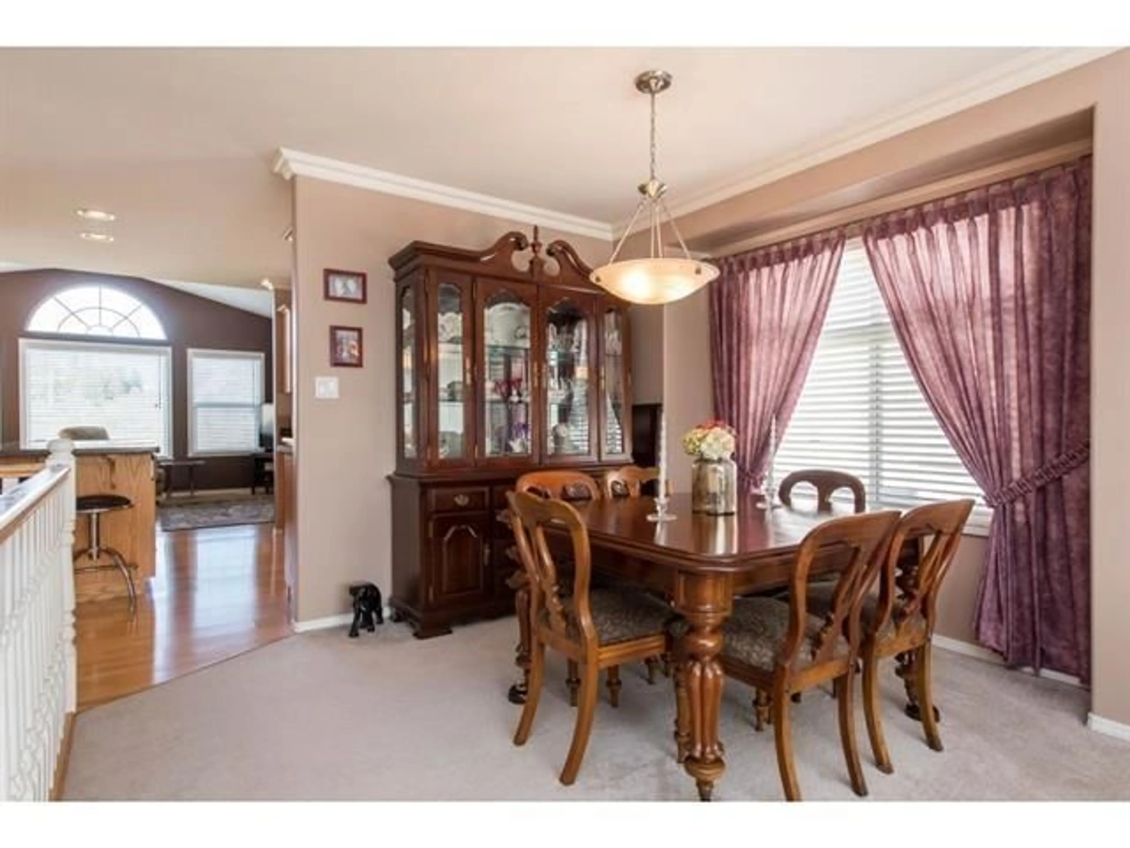 Dining room, wood floors for 34613 QUARRY AVENUE, Abbotsford British Columbia V2S8J8