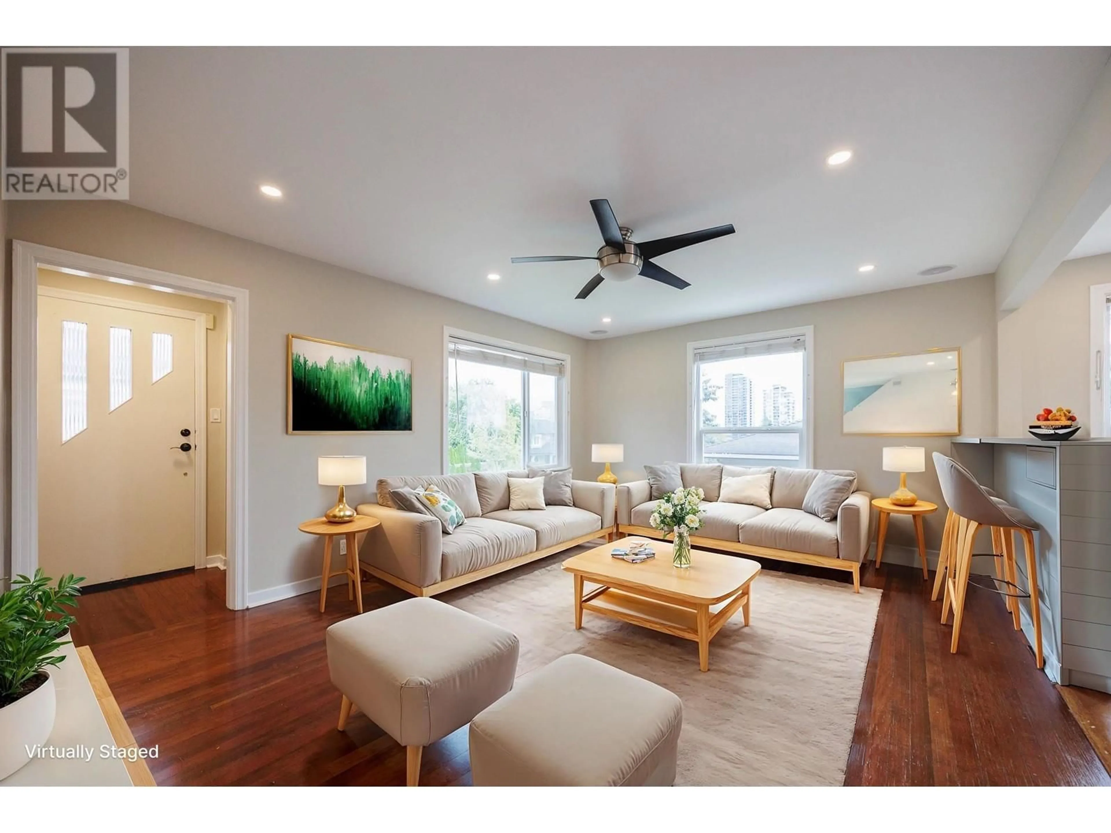 Living room, wood floors for 362 ALBERTA STREET, New Westminster British Columbia V3L3J4