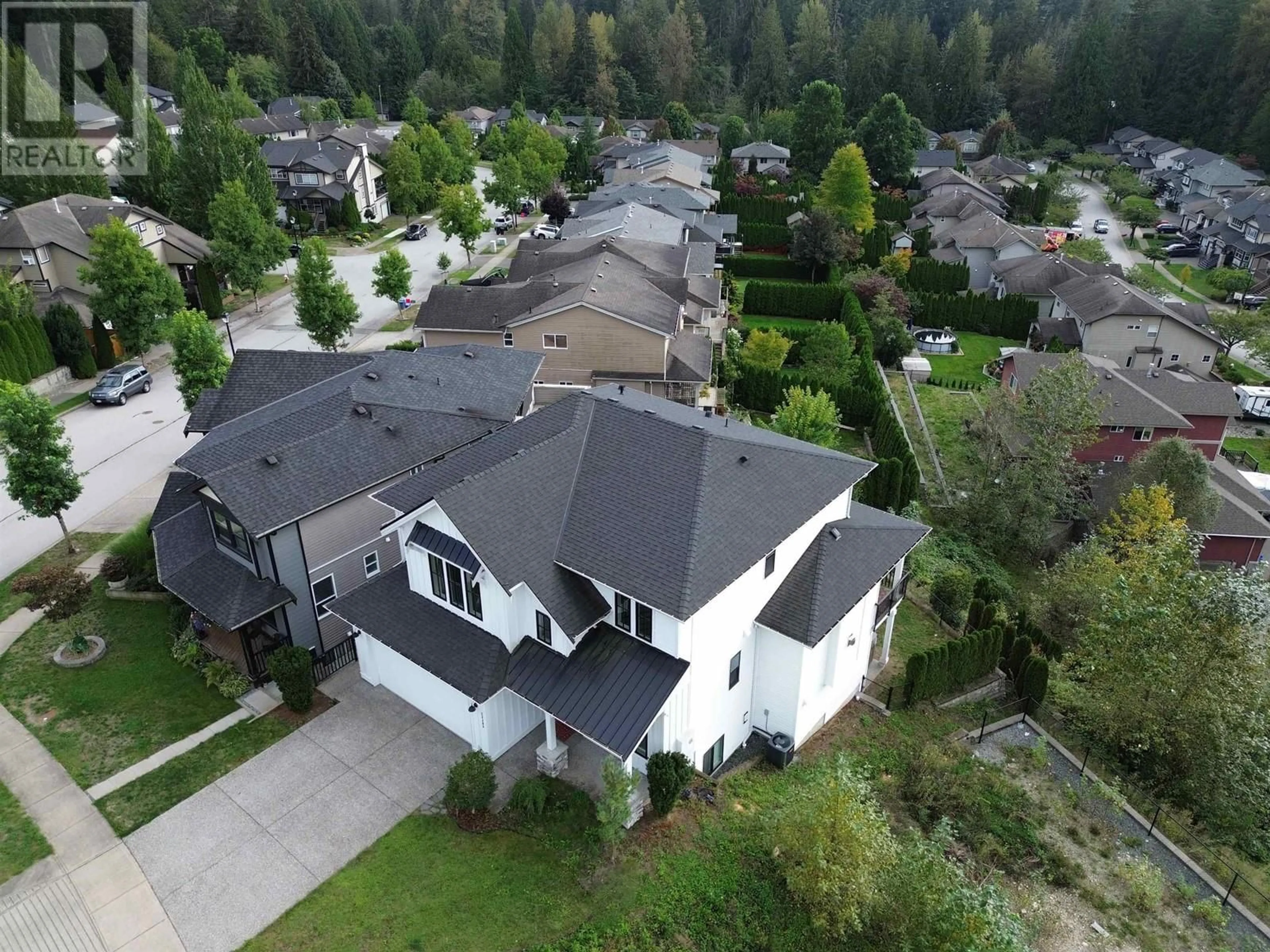 Frontside or backside of a home, the street view for 23385 CROSS ROAD, Maple Ridge British Columbia V4R0C8