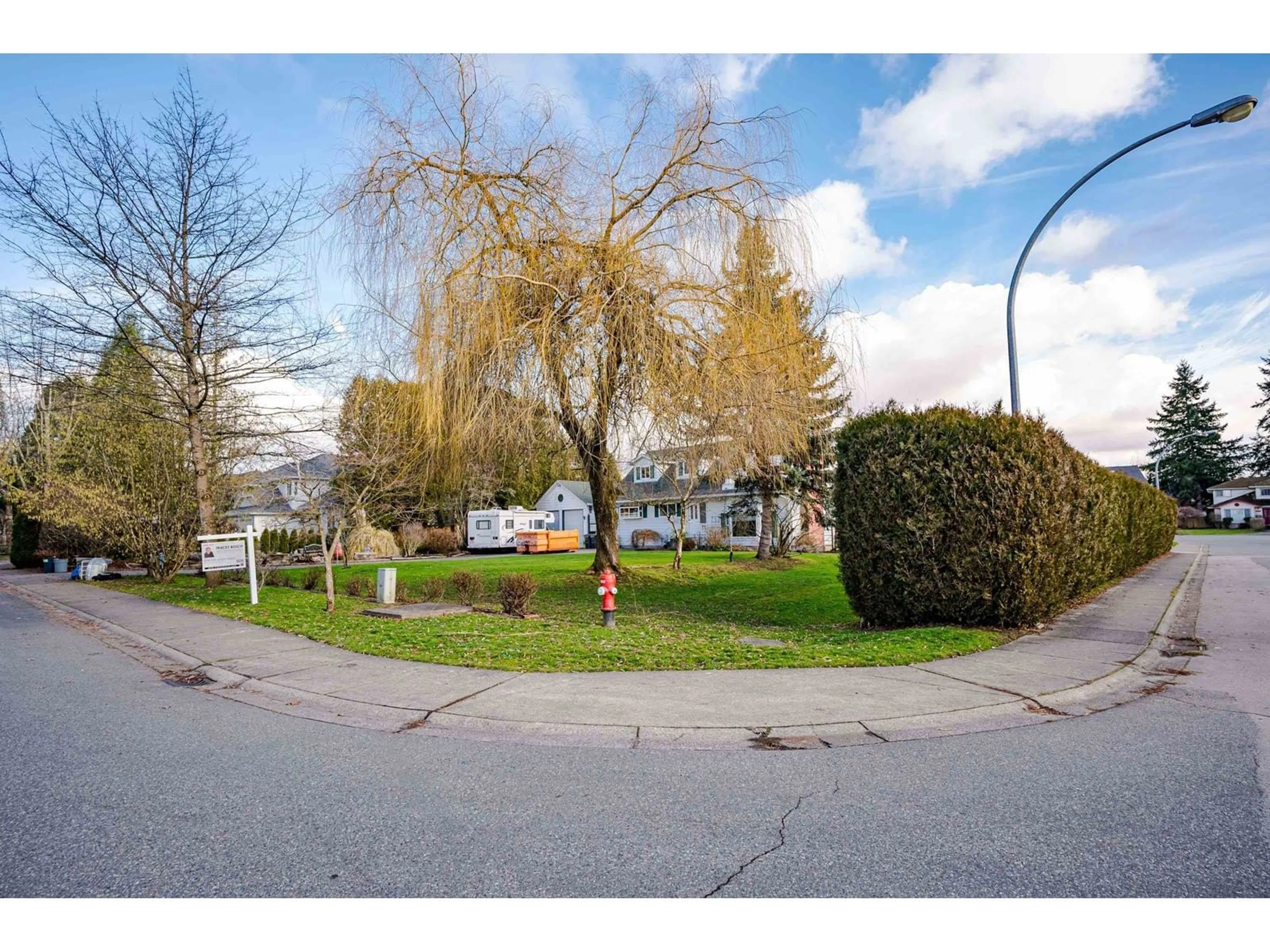 Parking for 4458 BENZ CRESCENT, Langley British Columbia V2Z1L5