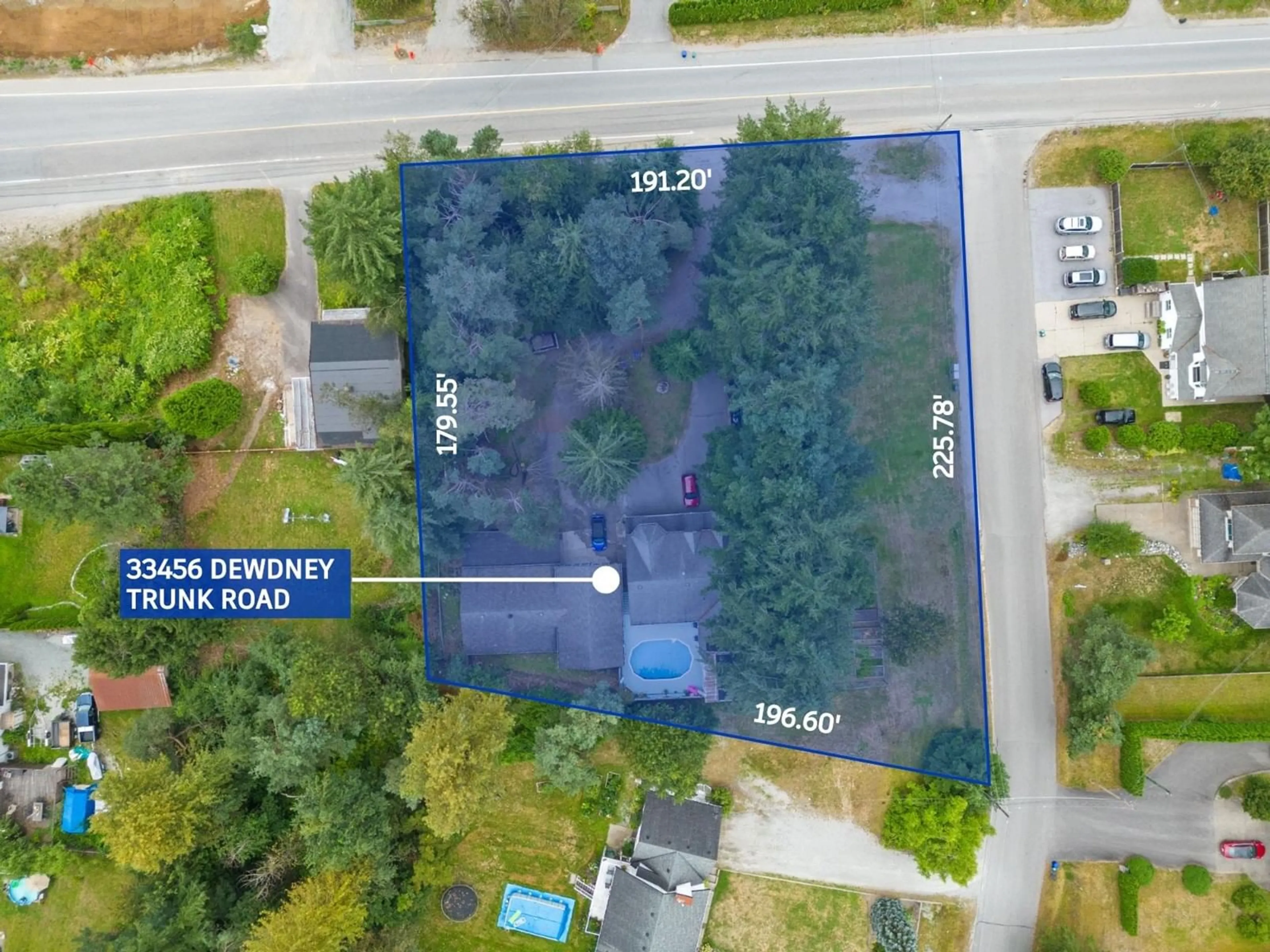 A pic from outside/outdoor area/front of a property/back of a property/a pic from drone, street for 33456 DEWDNEY TRUNK, Mission British Columbia V2V6Y3
