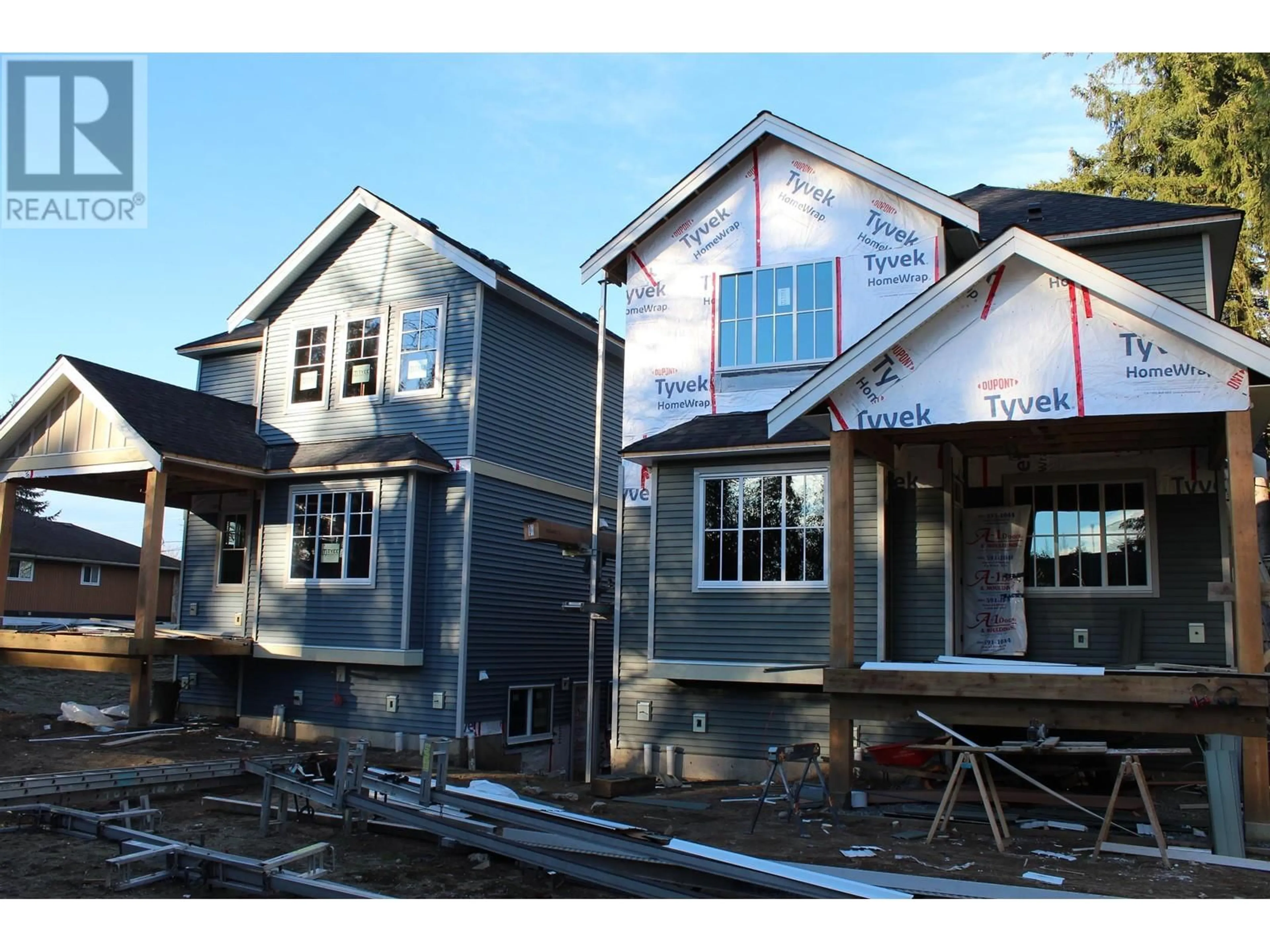 Home with vinyl exterior material, building for 19570 HAMMOND ROAD, Pitt Meadows British Columbia V3Y1L5