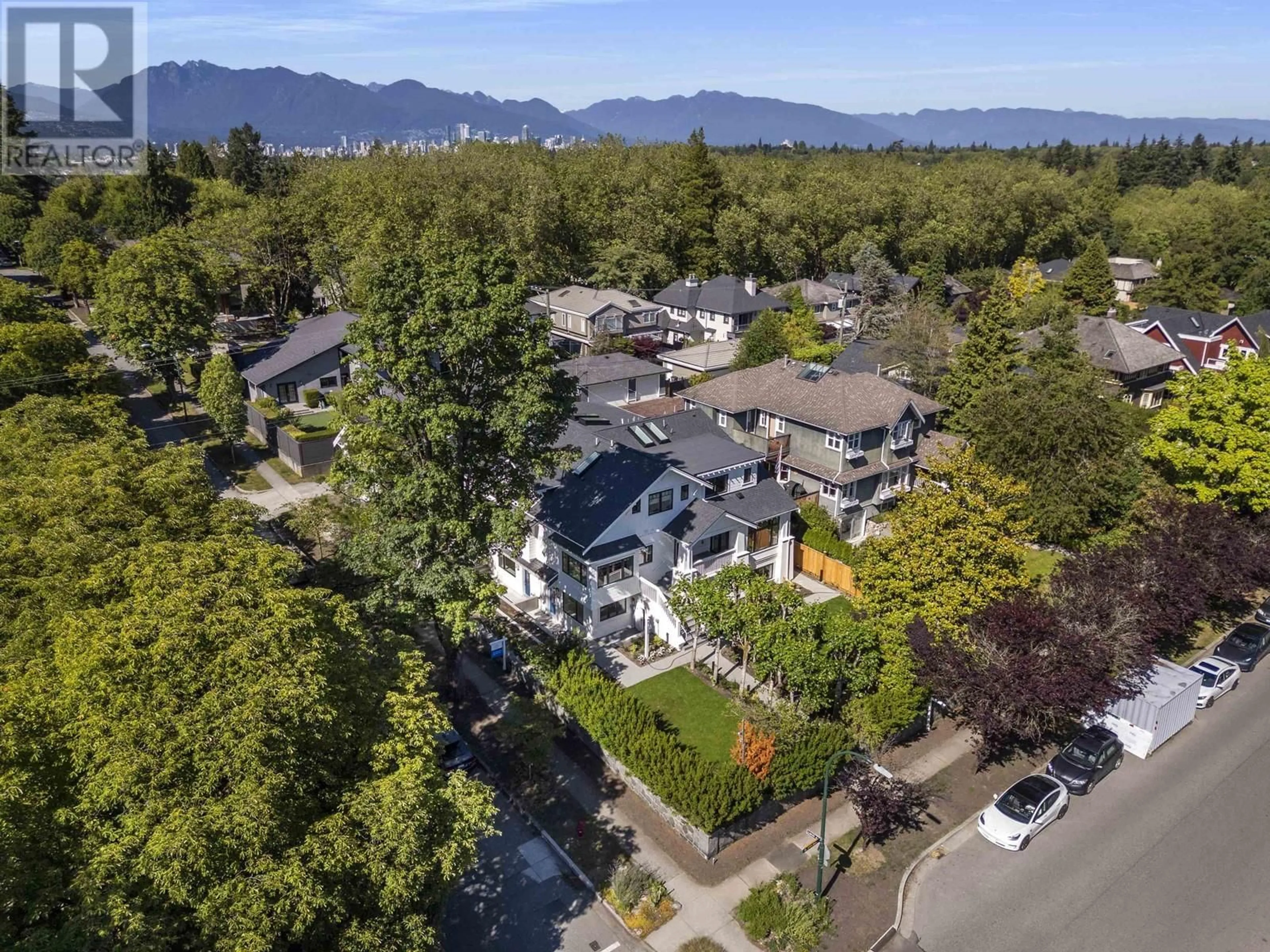 A pic from exterior of the house or condo, the street view for 5280 LARCH STREET, Vancouver British Columbia V6M1P4