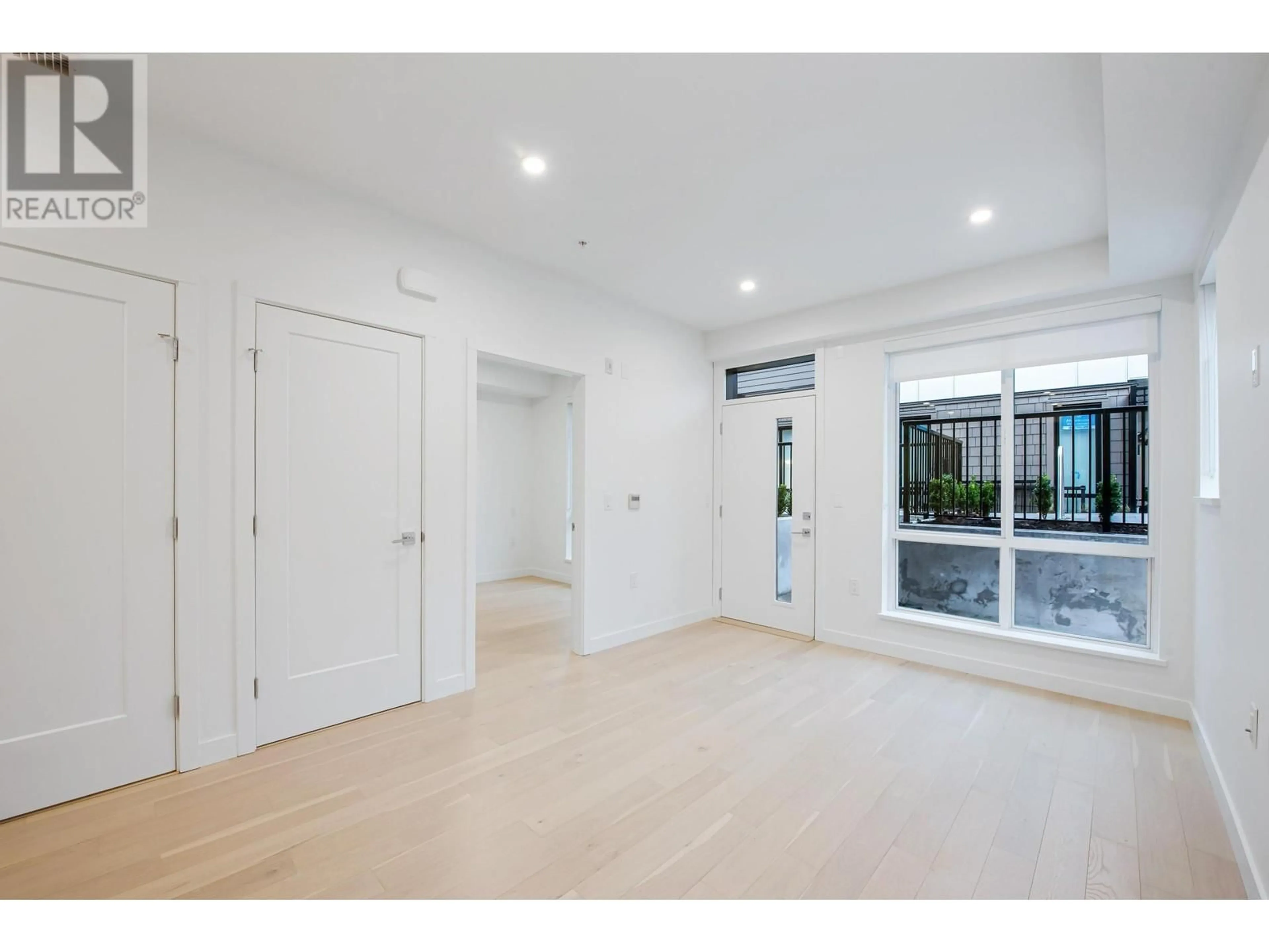 Unknown for 871 33RD AVENUE, Vancouver British Columbia V5Z2K5