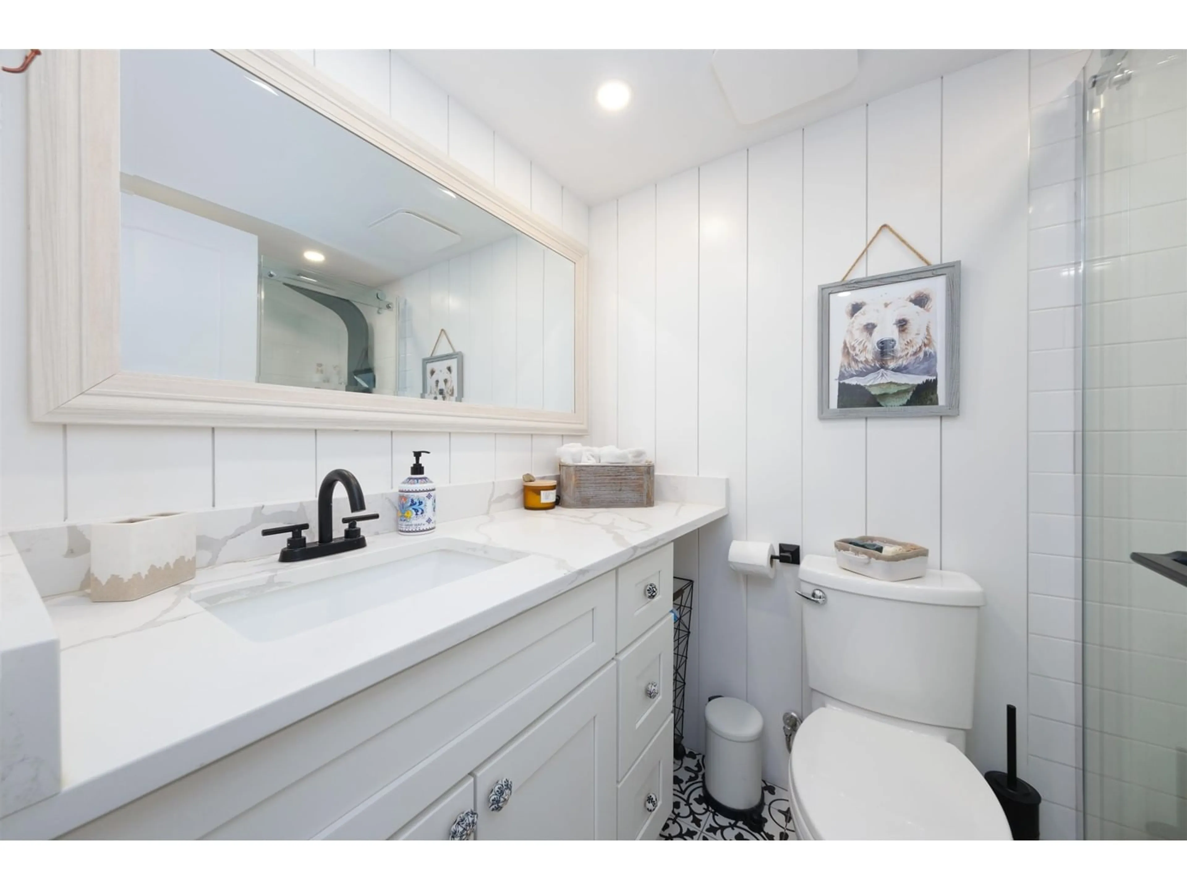 Standard bathroom for 205B 21000 ENZIAN WAY, Agassiz British Columbia V0M1A1