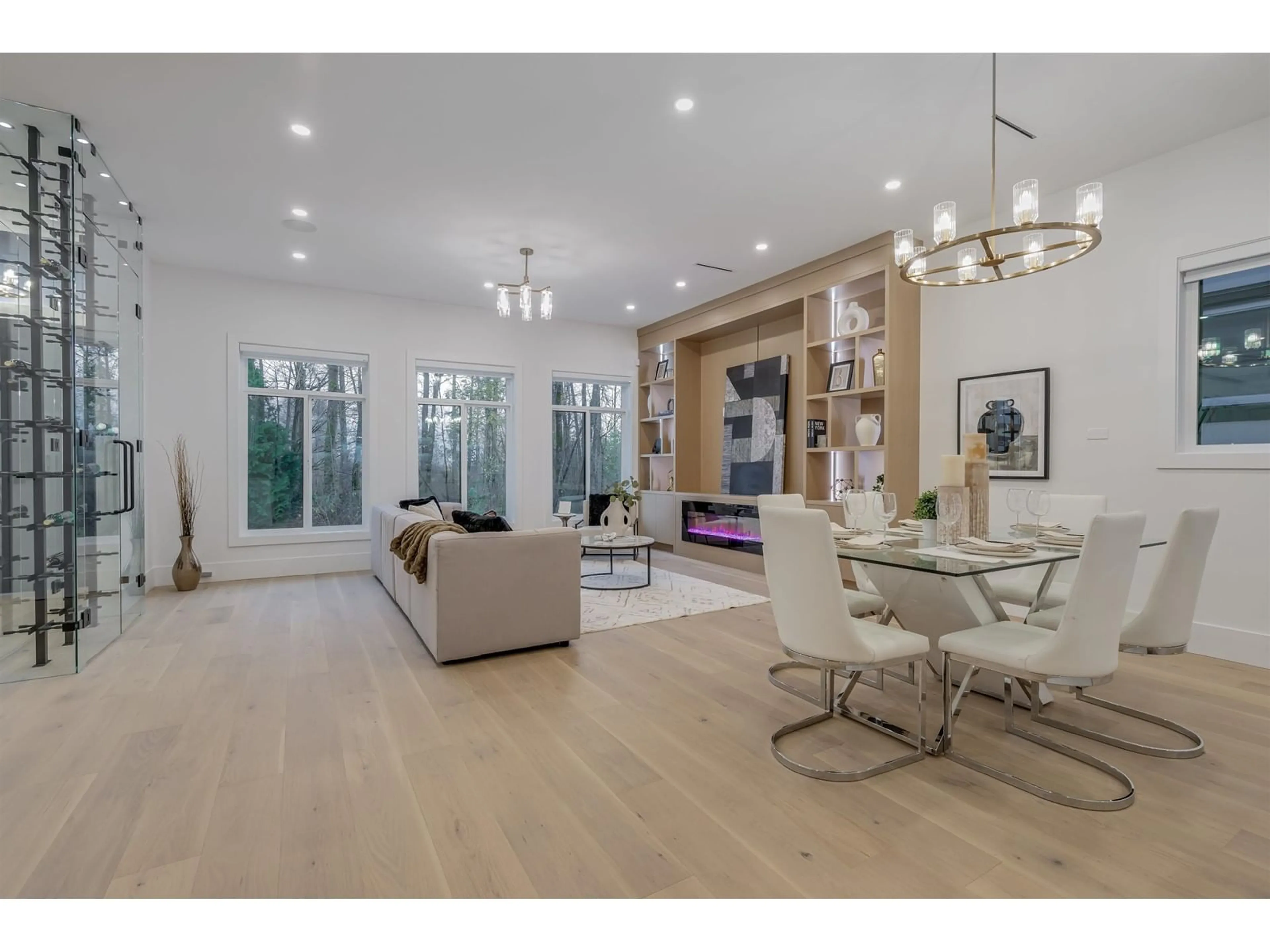 Dining room, wood floors for 16647 18 AVENUE, Surrey British Columbia V3Z9X5