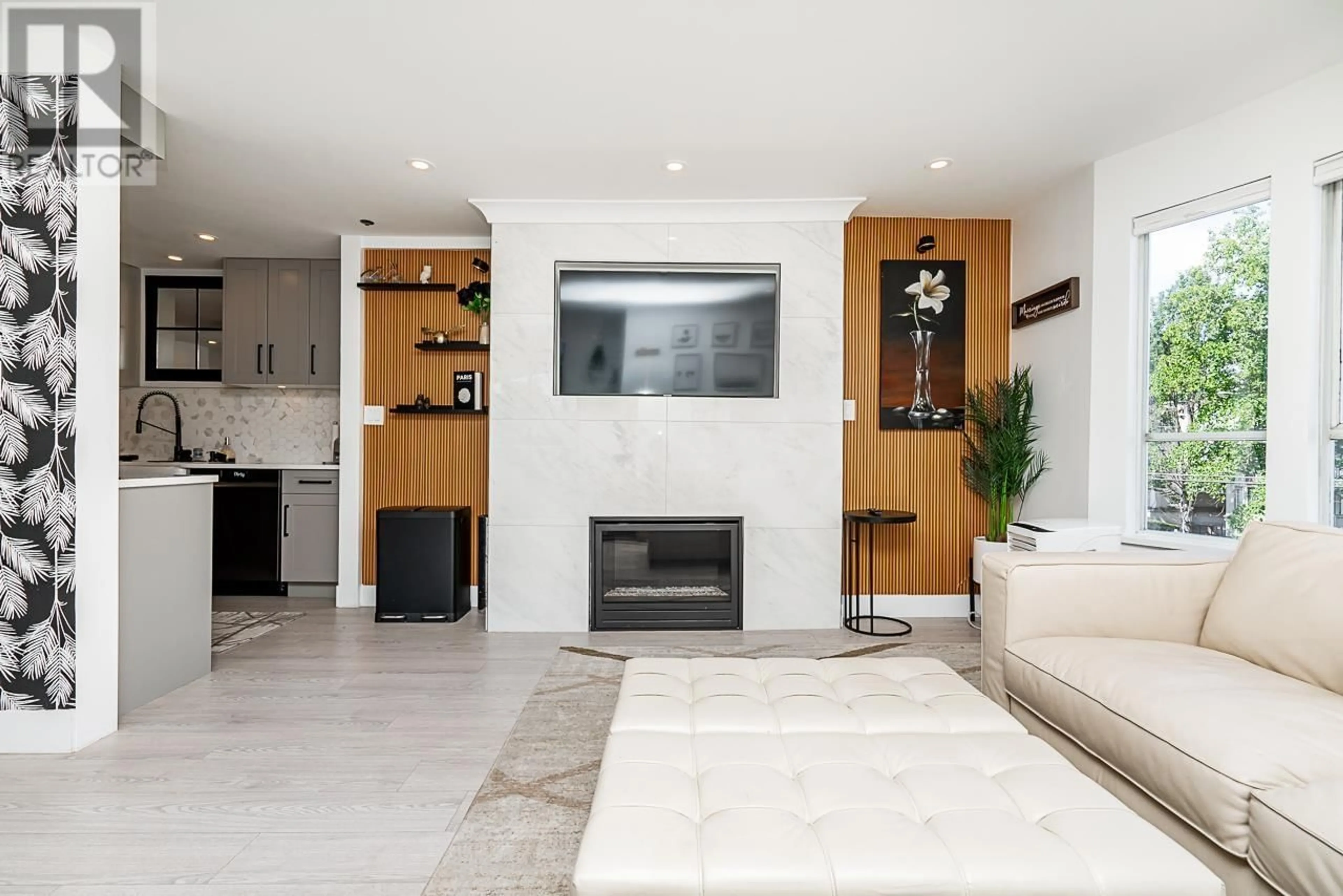 Living room, wood floors for 303 3220 W 4TH AVENUE, Vancouver British Columbia V6K1R9