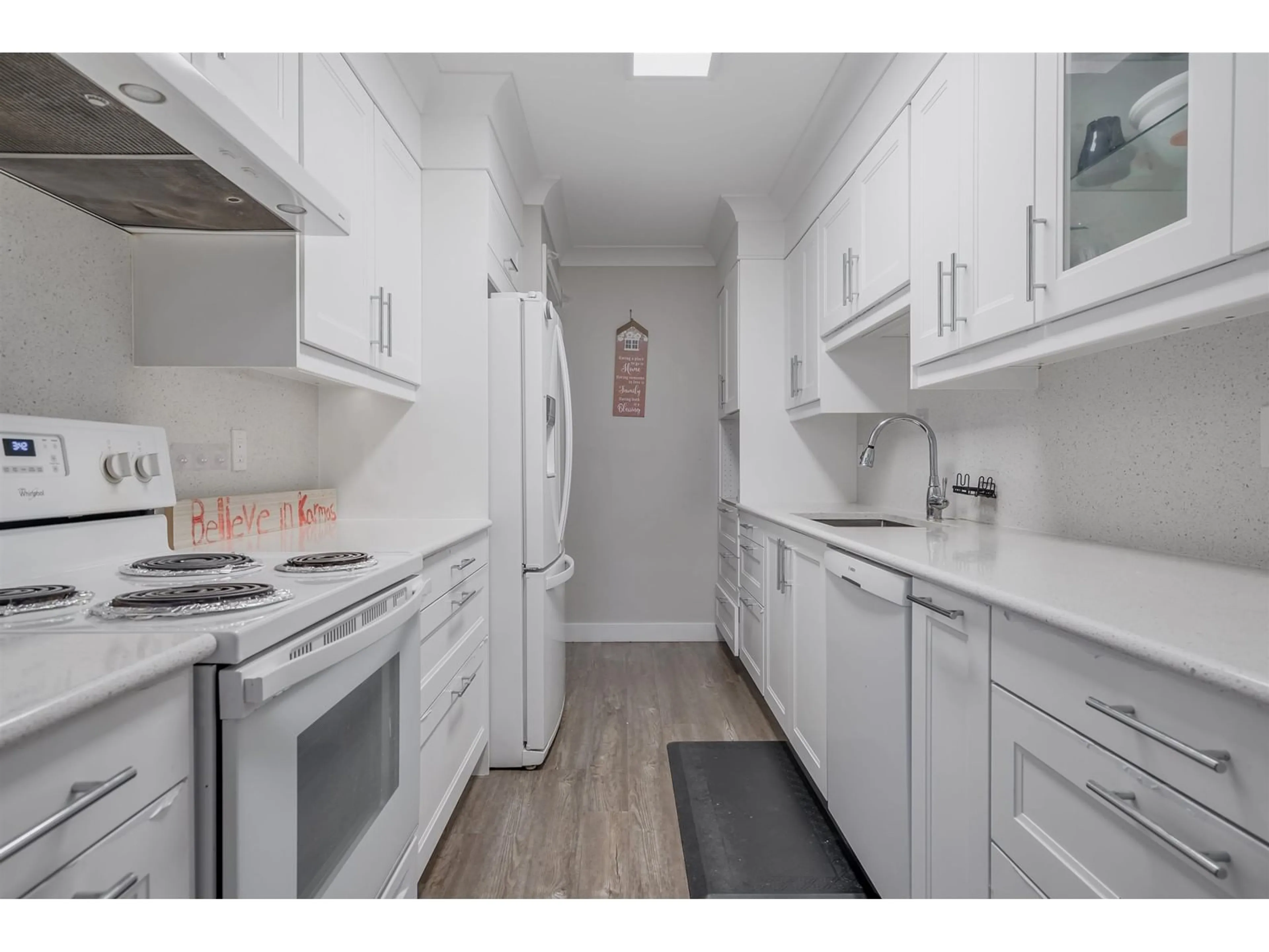 Standard kitchen, unknown for 307 - 11881 88, Delta British Columbia V4C8A2