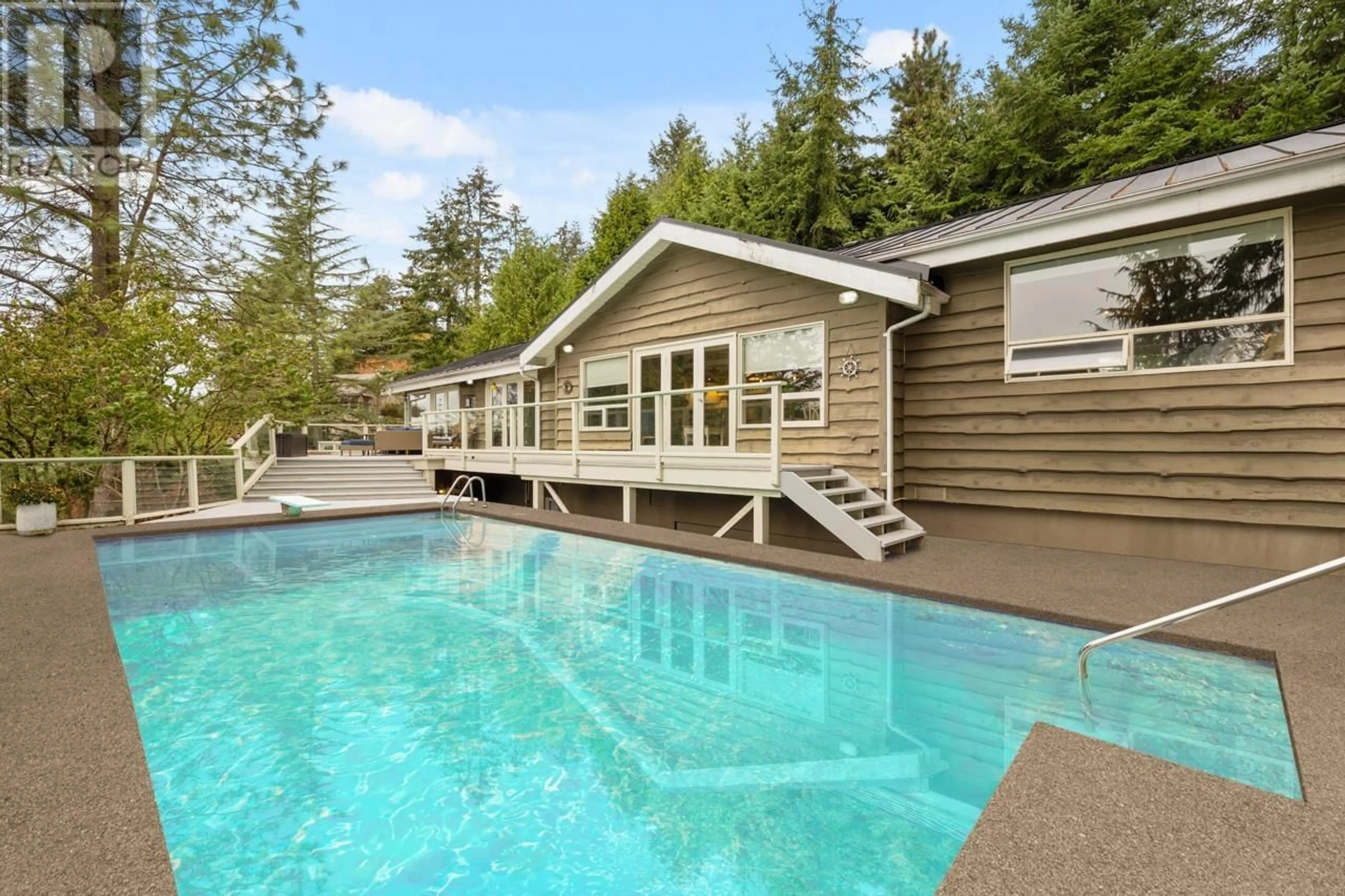 Indoor or outdoor pool for 4644 WOODGROVE PLACE, West Vancouver British Columbia V7S2W9