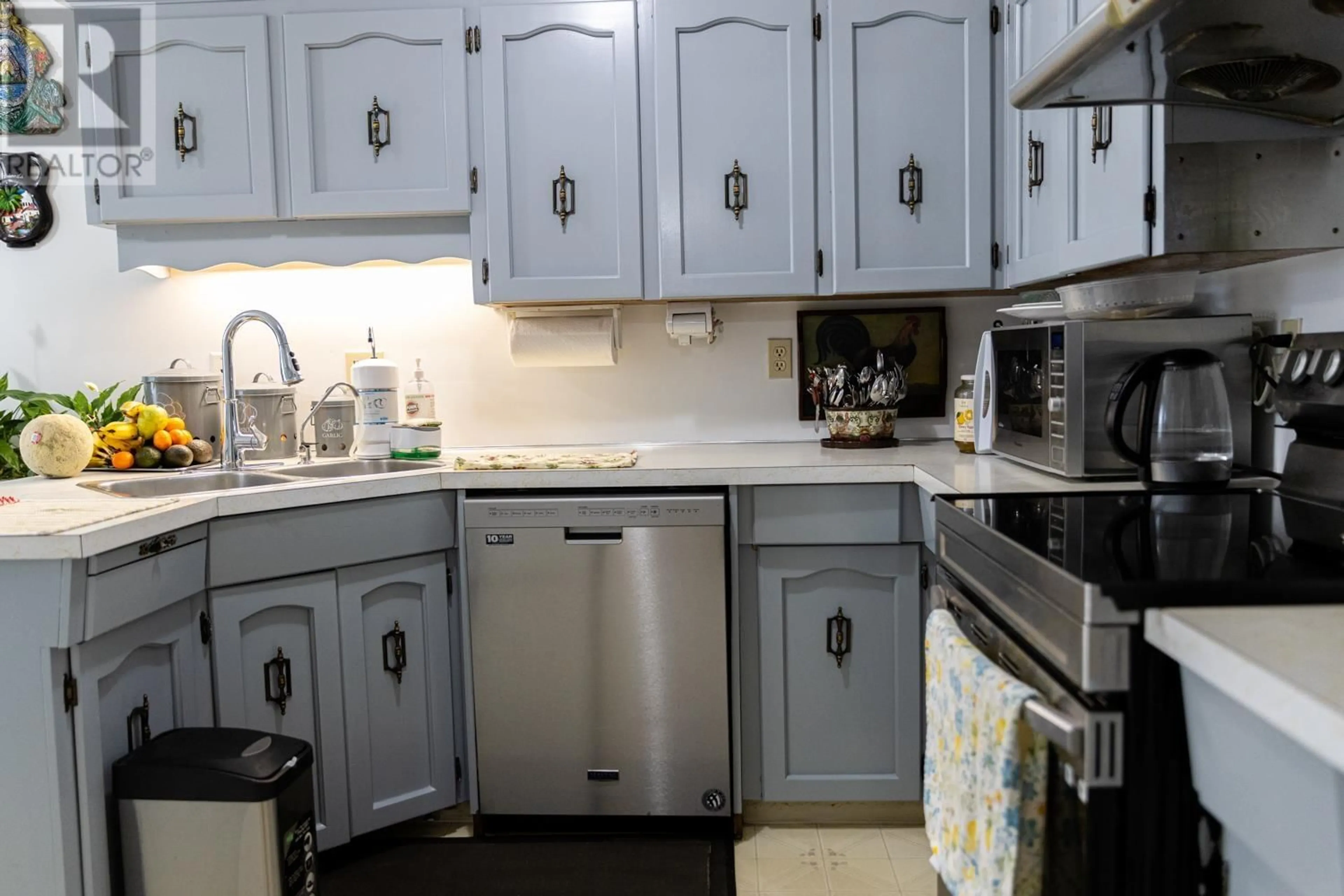 Standard kitchen, unknown for 4940 GROAT AVENUE, Richmond British Columbia V7E5E3