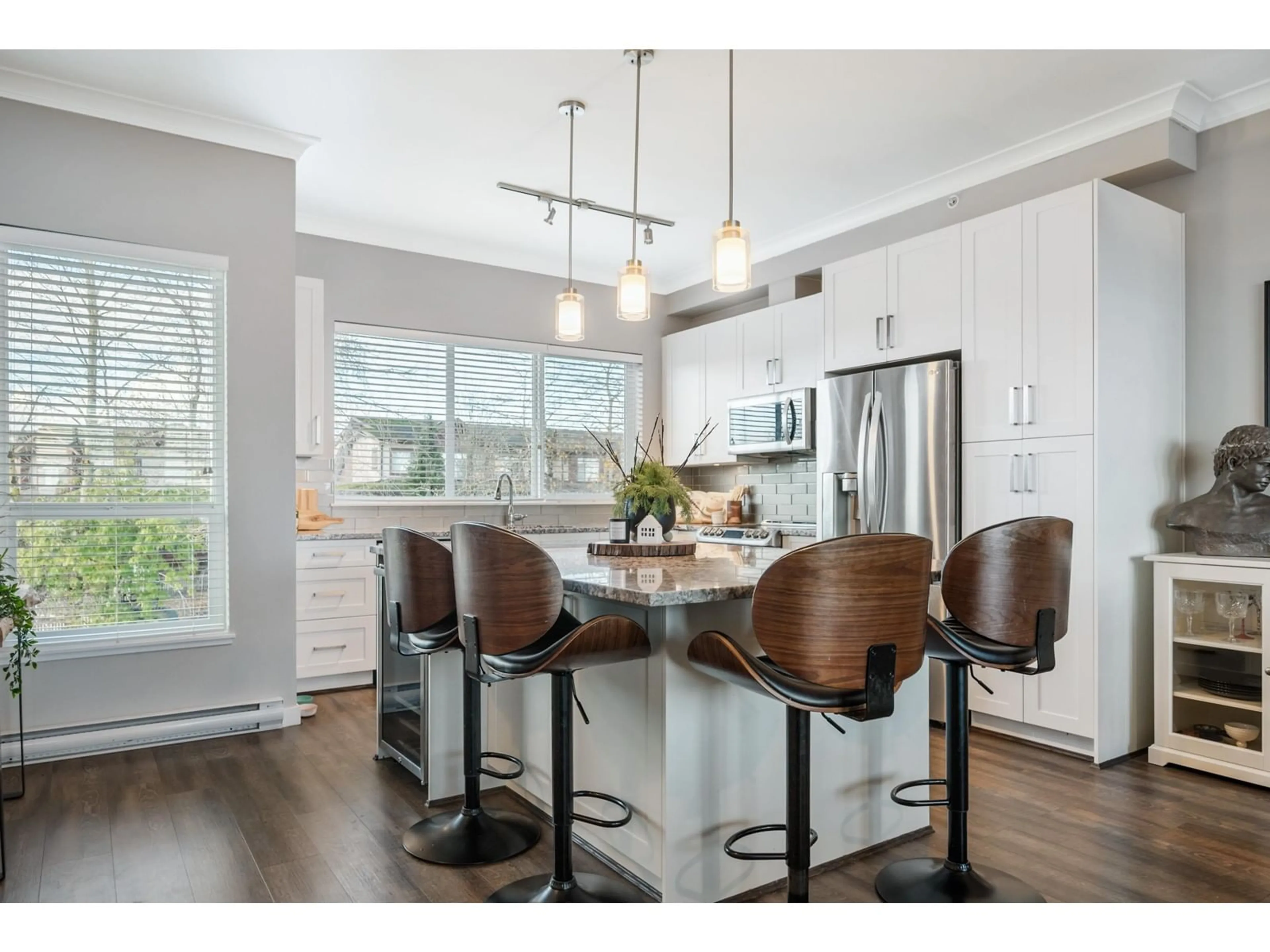 Open concept kitchen for 411 6470 194 STREET, Surrey British Columbia V4N6J9