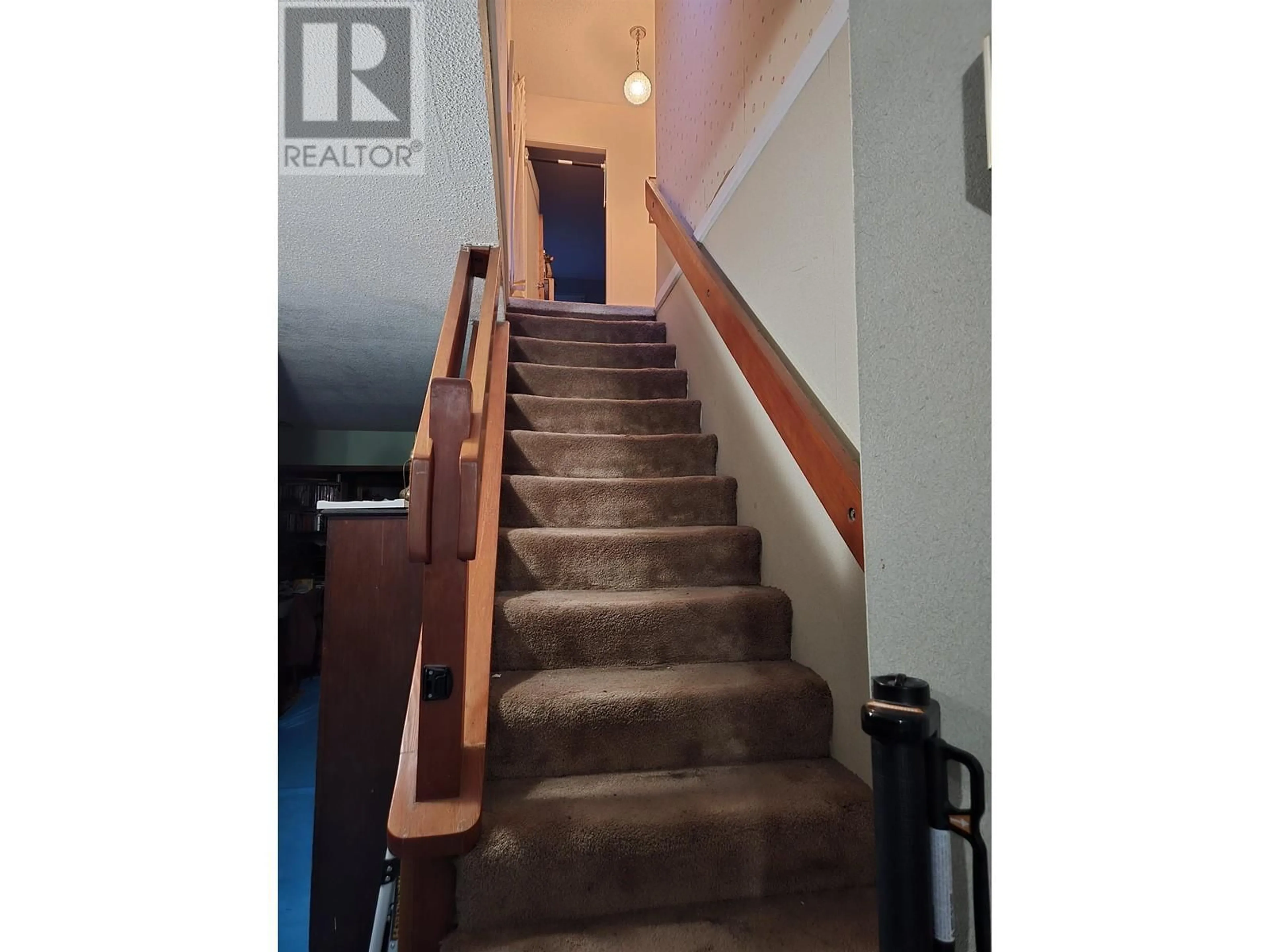 Stairs for 838 E 21ST STREET, North Vancouver British Columbia V7J1N9