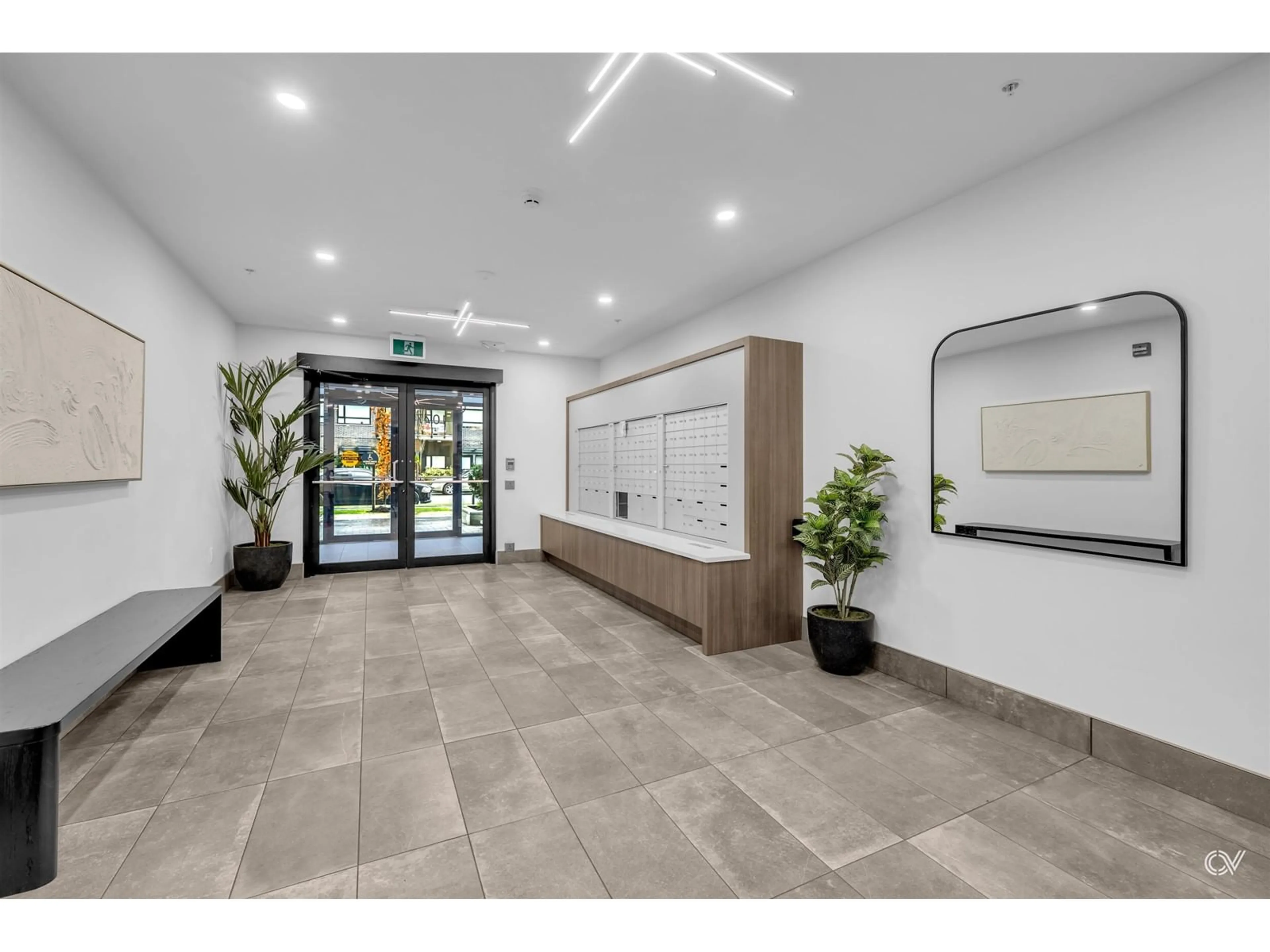 Indoor foyer, ceramic floors for 504 10778 138 STREET, Surrey British Columbia V3T0S5