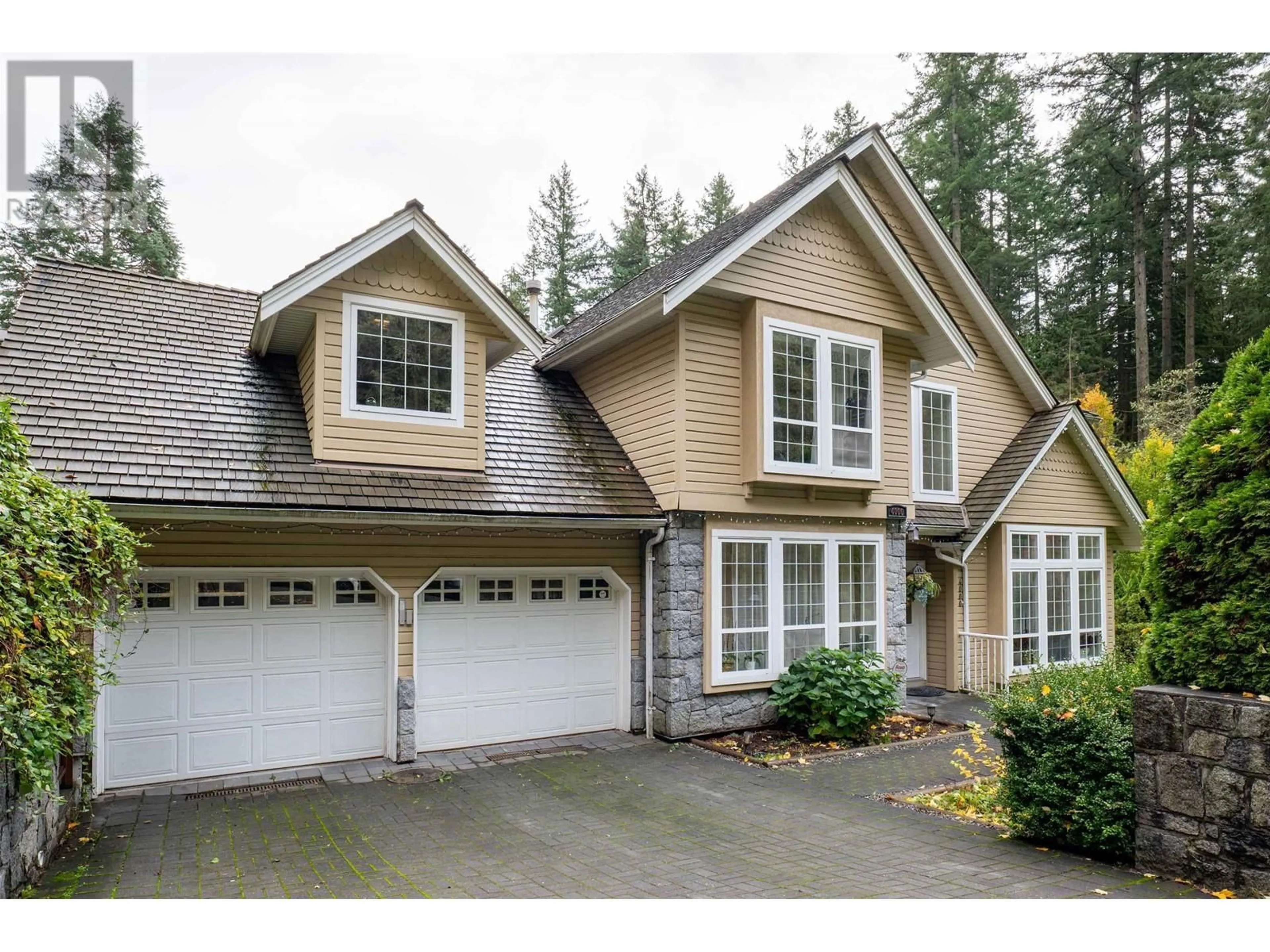 Home with vinyl exterior material for 4000 E BRAEMAR ROAD, North Vancouver British Columbia V7K3E1