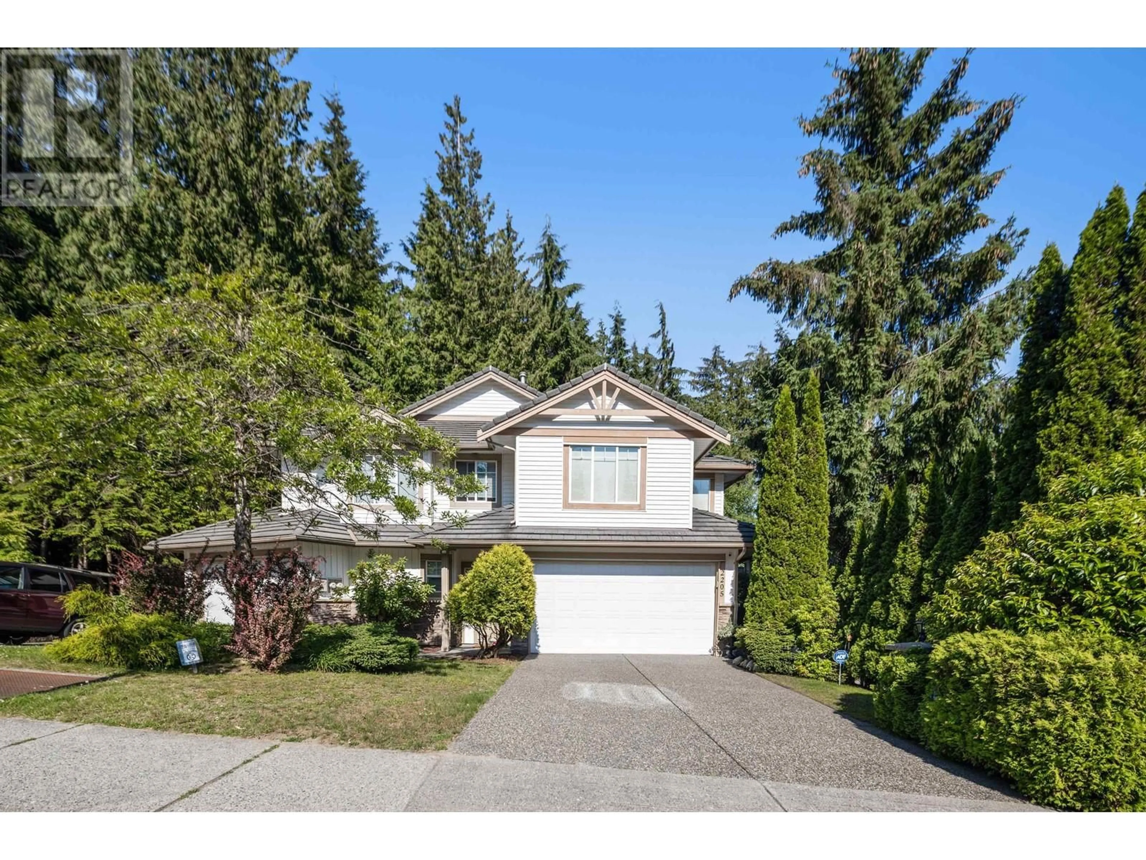 Frontside or backside of a home, the street view for 2205 PARKWAY BOULEVARD, Coquitlam British Columbia V3E3P8