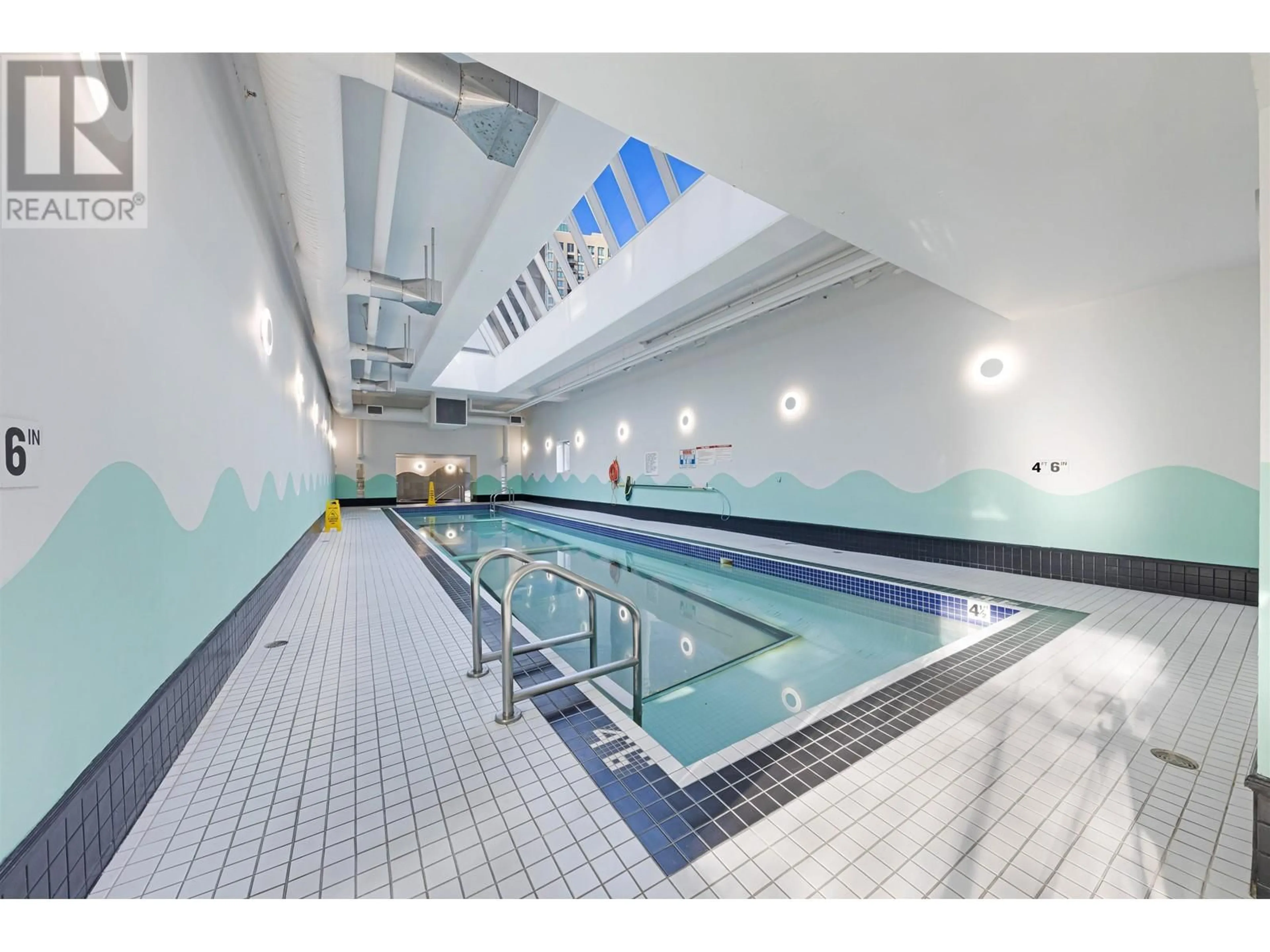 Indoor or outdoor pool for 805 1000 BEACH AVENUE, Vancouver British Columbia V6E4M2