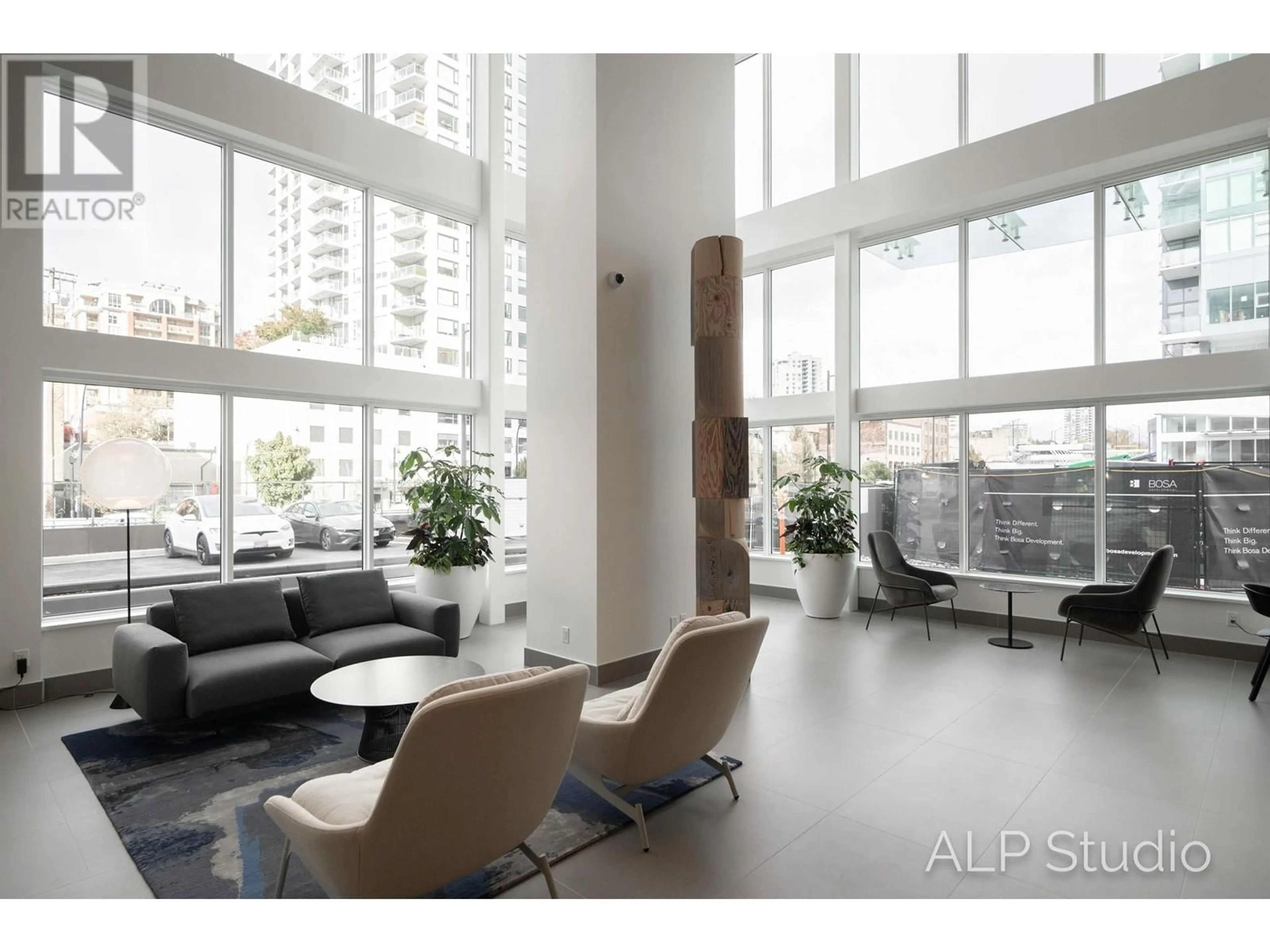 Indoor lobby, wood floors for 4405 680 QUAYSIDE DRIVE, New Westminster British Columbia V3M0P2