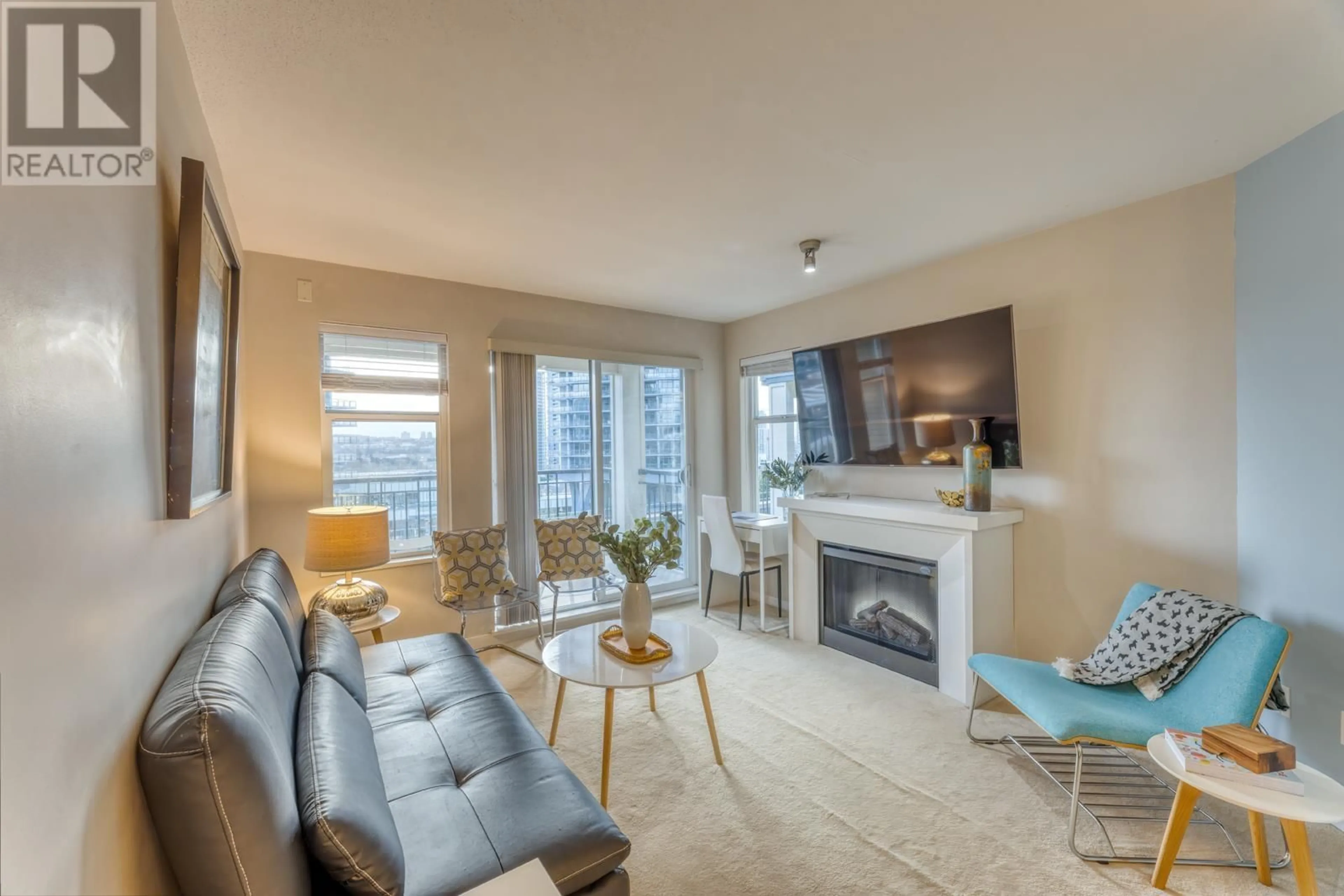 Living room, wood floors for 319 4788 BRENTWOOD DRIVE, Burnaby British Columbia V5C0C5