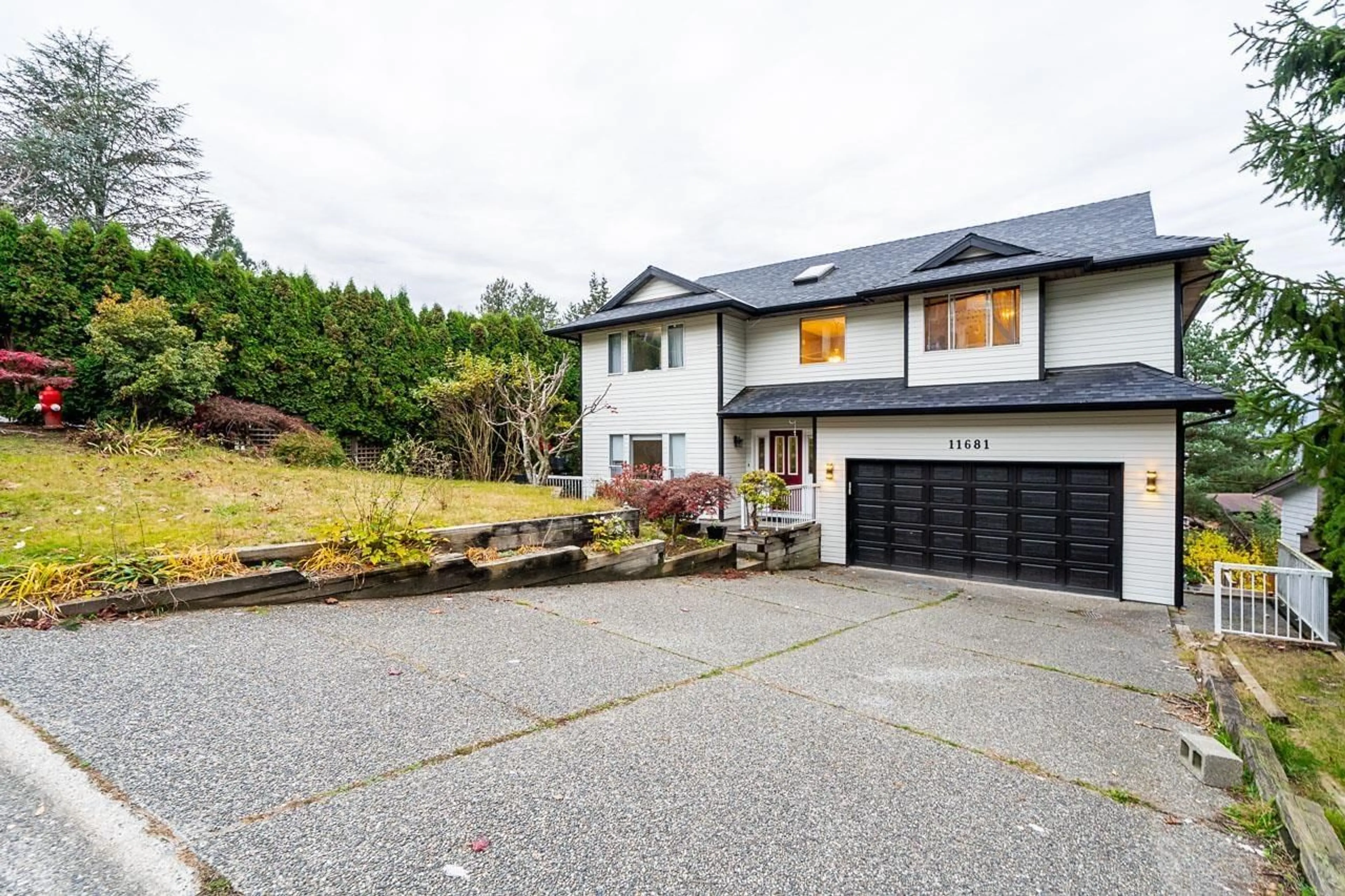 Frontside or backside of a home, cottage for 11681 99A AVENUE, Surrey British Columbia V3V7K5