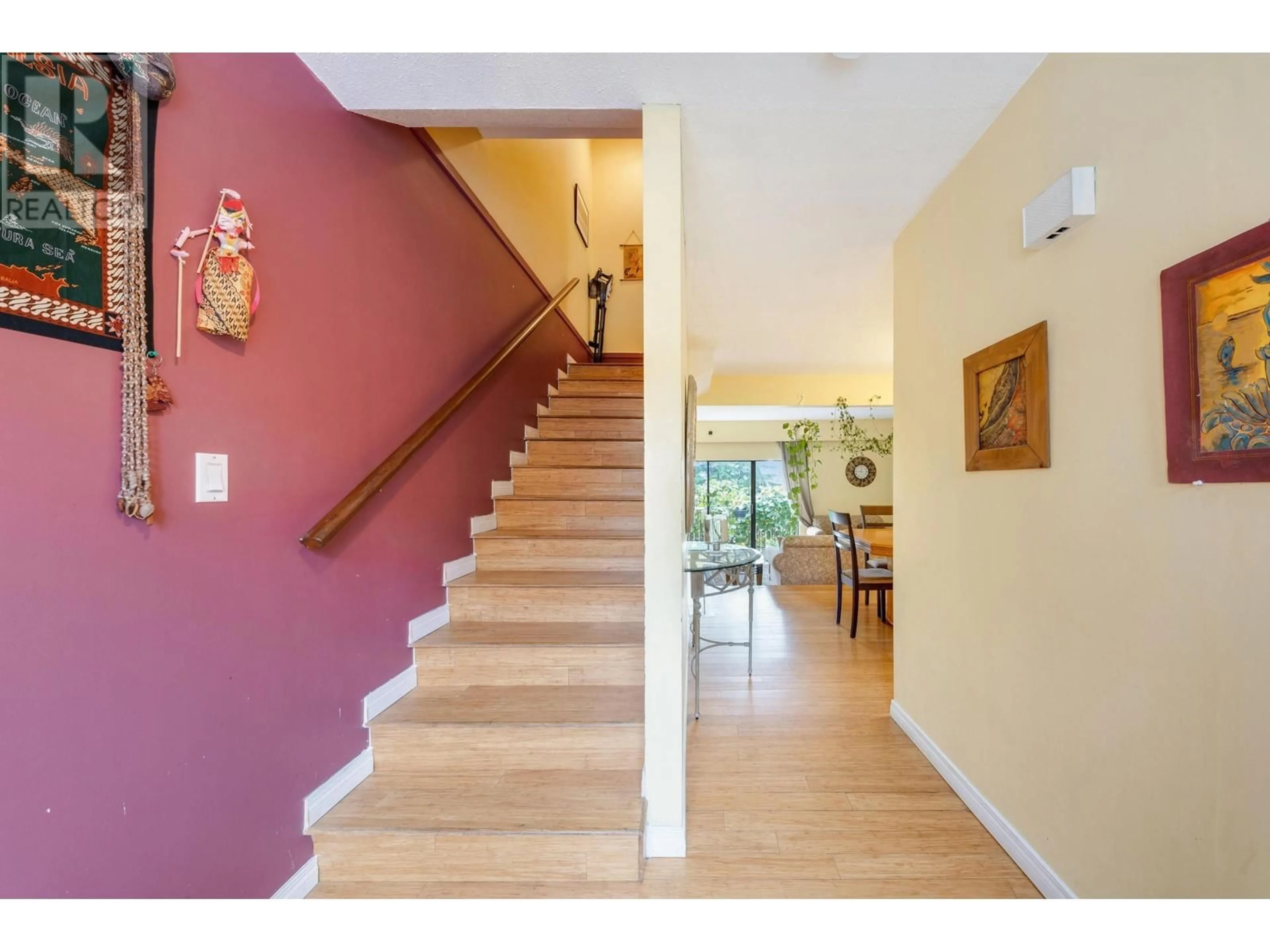 Indoor foyer, wood floors for 6702 KNEALE PLACE, Burnaby British Columbia V5B2Z2