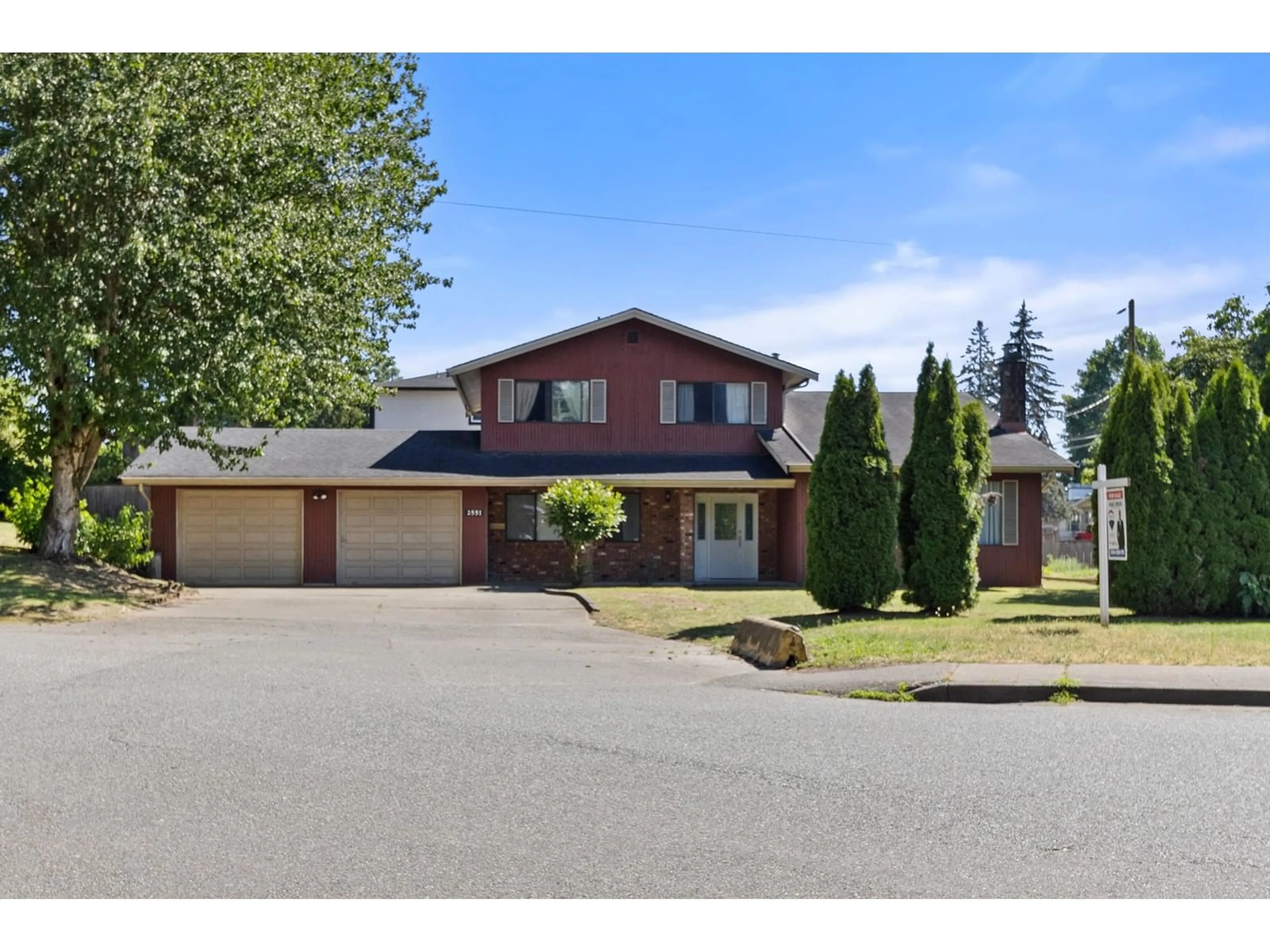 Frontside or backside of a home, the street view for 2551 ADELAIDE STREET, Abbotsford British Columbia V2T3L9