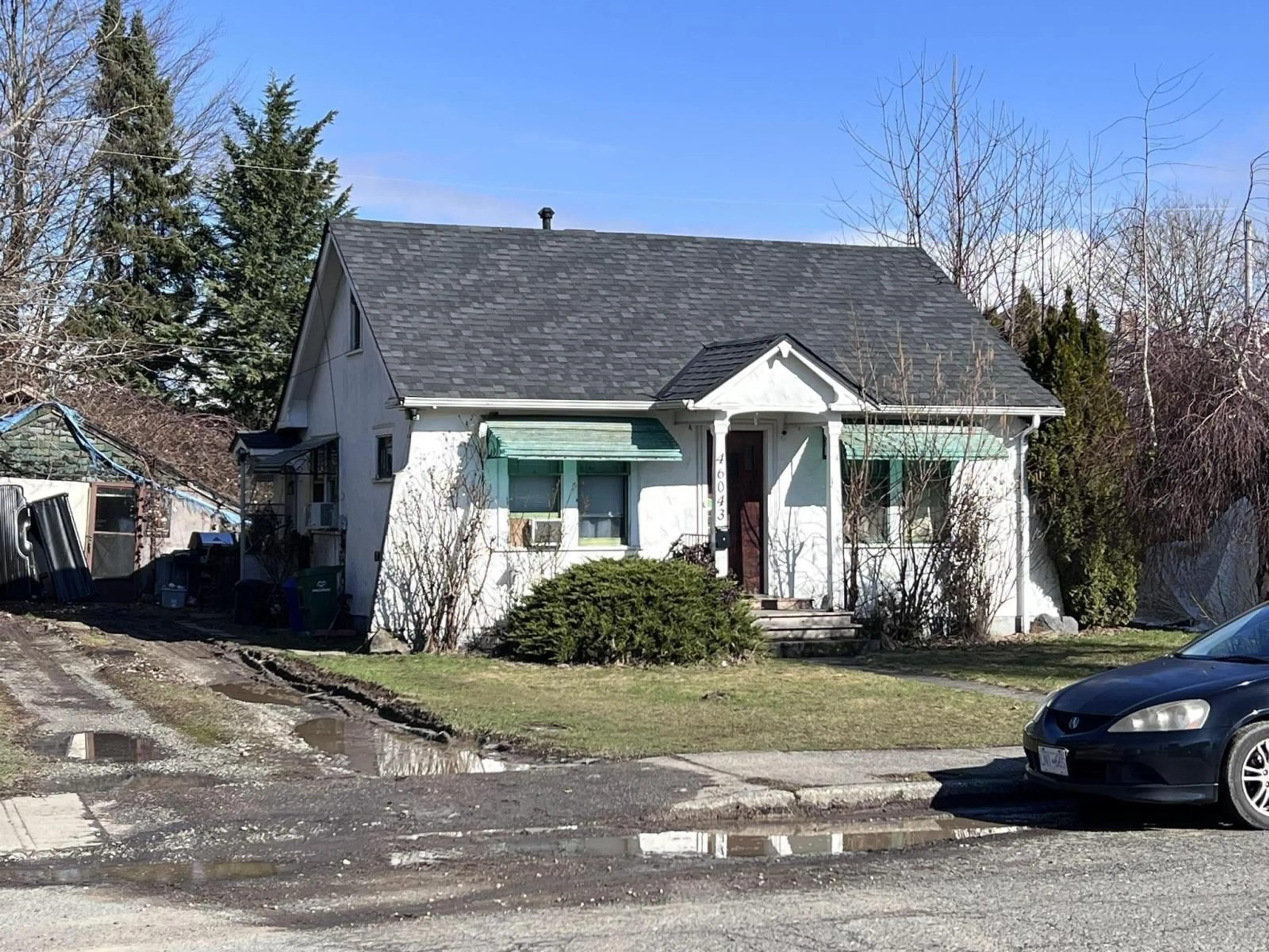 Frontside or backside of a home, cottage for 46043 SECOND AVENUE, Chilliwack British Columbia V2P1S6