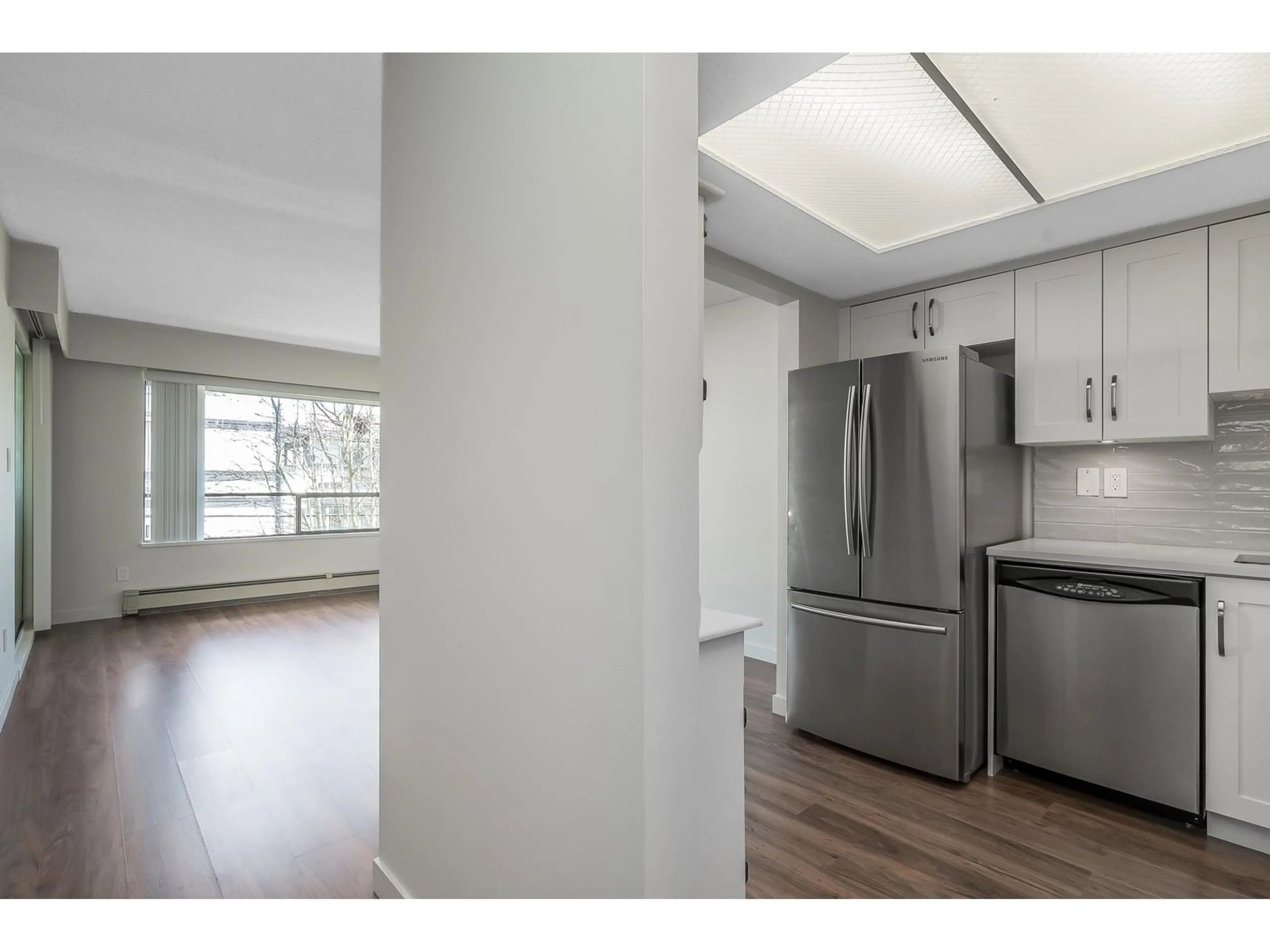 Standard kitchen, wood floors for 310 1368 FOSTER STREET, White Rock British Columbia V4B1C7