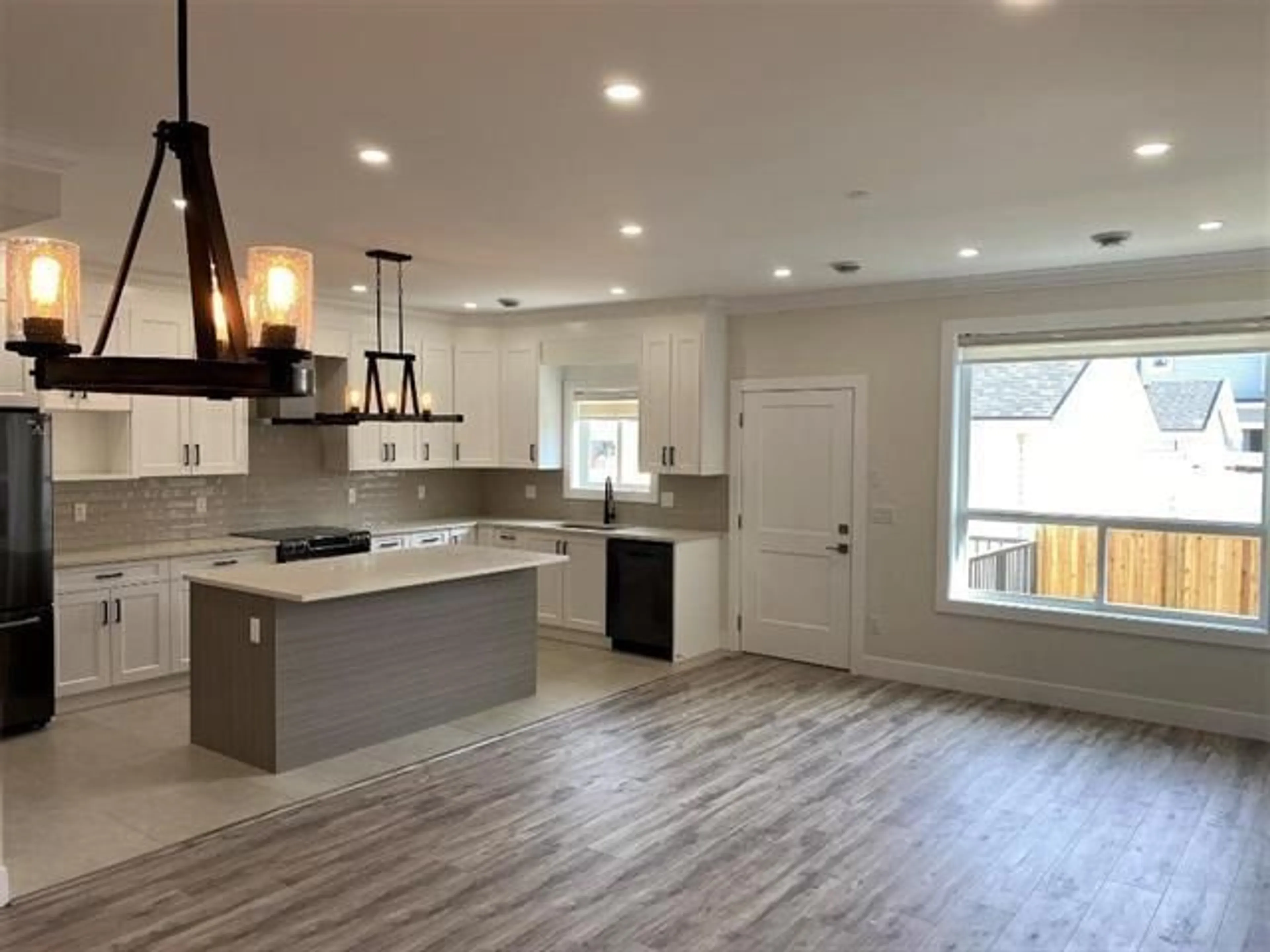 Open concept kitchen for 19432 72A AVENUE, Surrey British Columbia V4N5X9