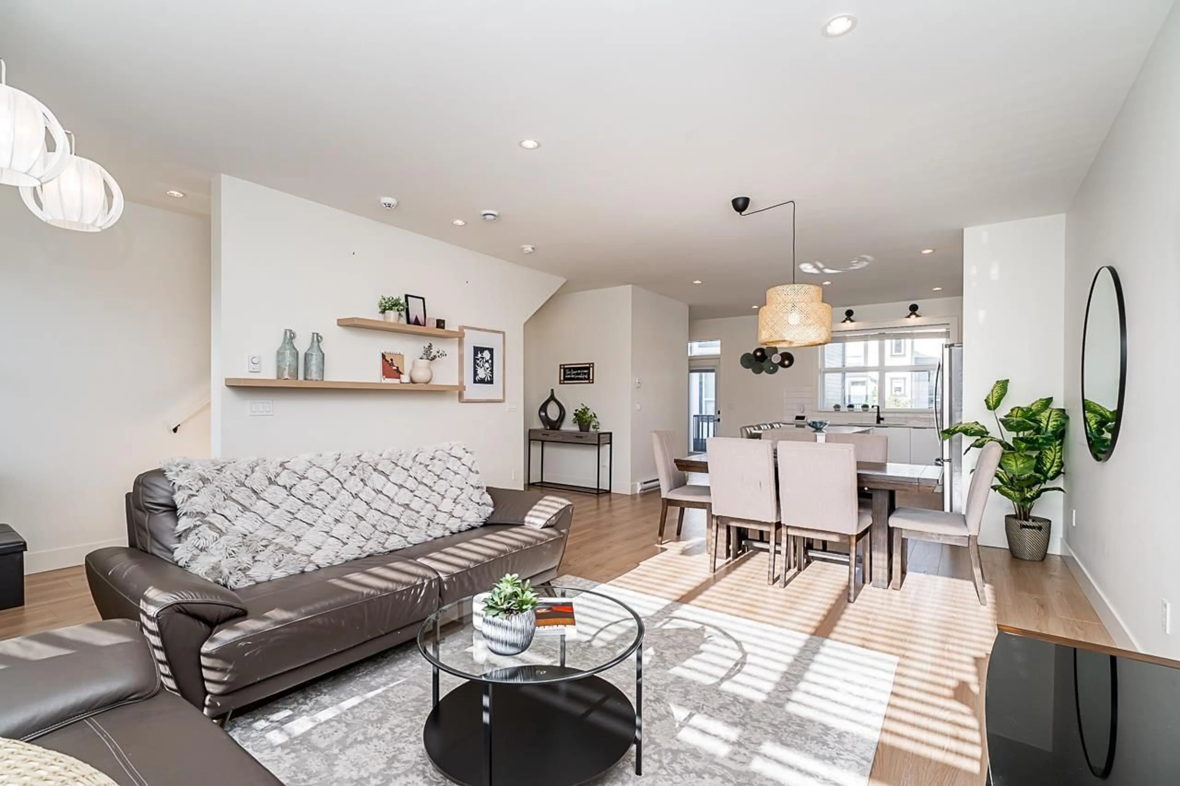 Living room, wood floors for 59 19255 ALOHA DRIVE, Surrey British Columbia V4N6T8