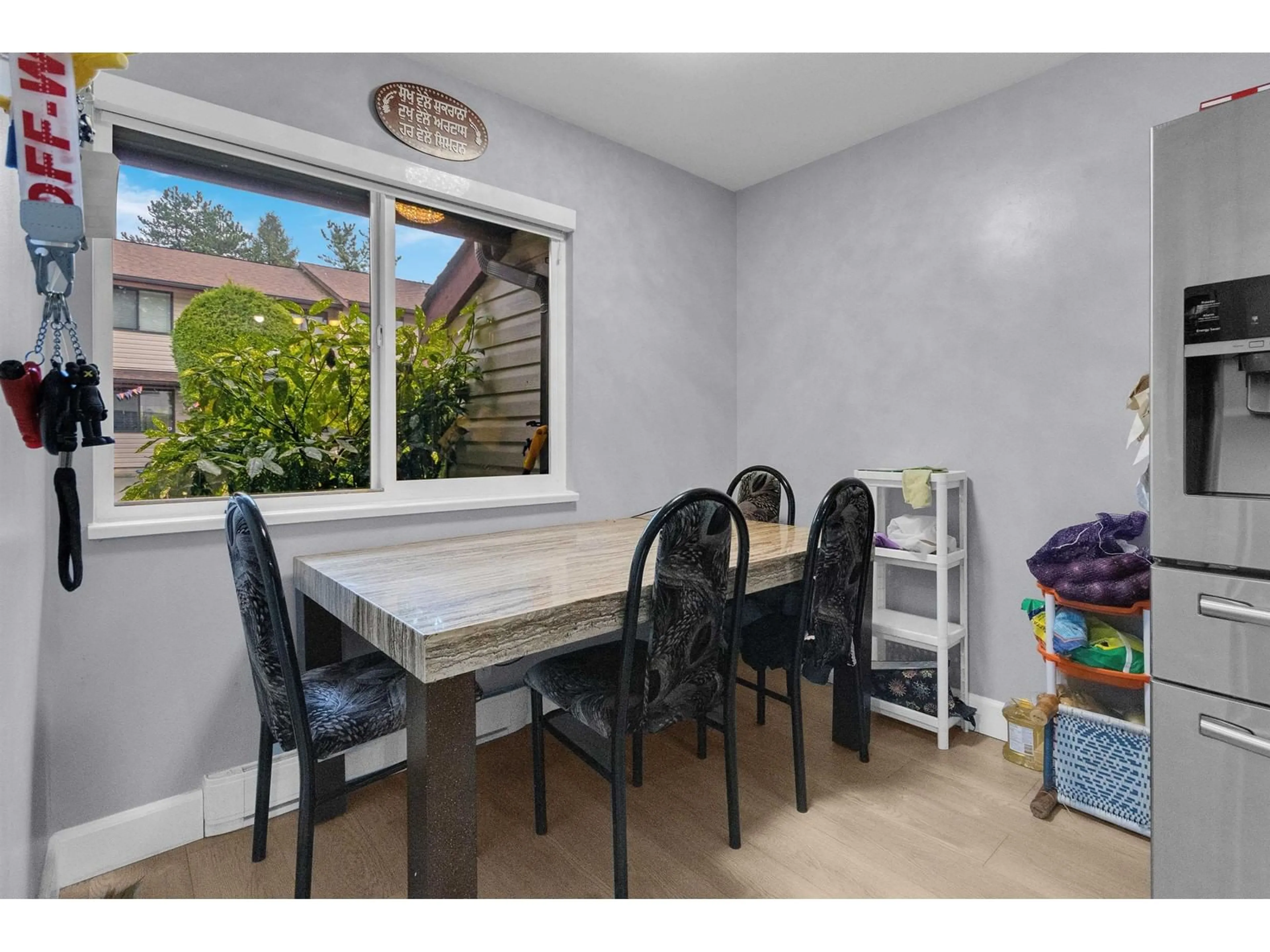 Dining room, wood floors, cottage for 87 13880 74 AVENUE, Surrey British Columbia V3W7E6