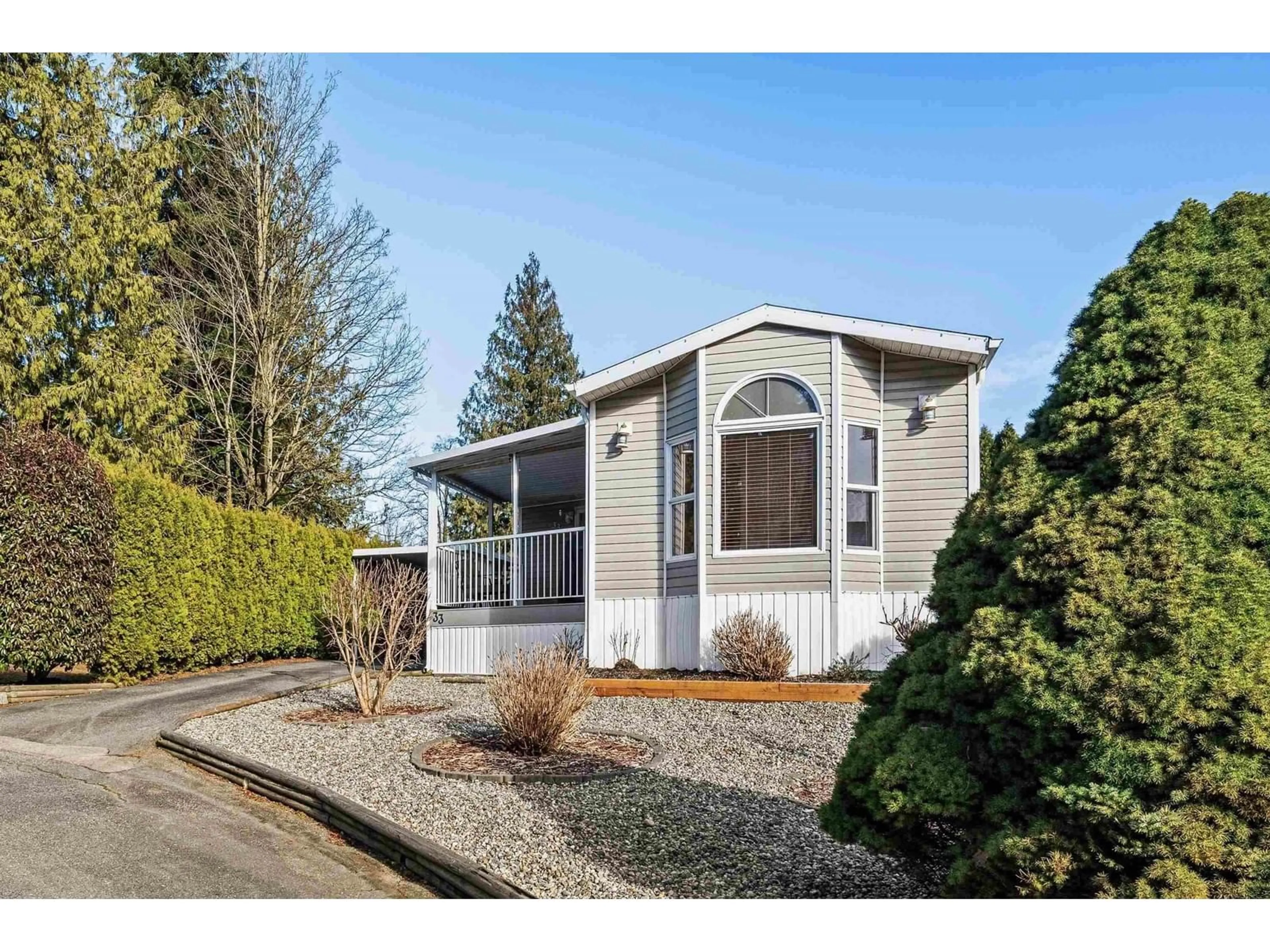 Home with vinyl exterior material for 33 2035 MARTENS STREET, Abbotsford British Columbia V2T6M4